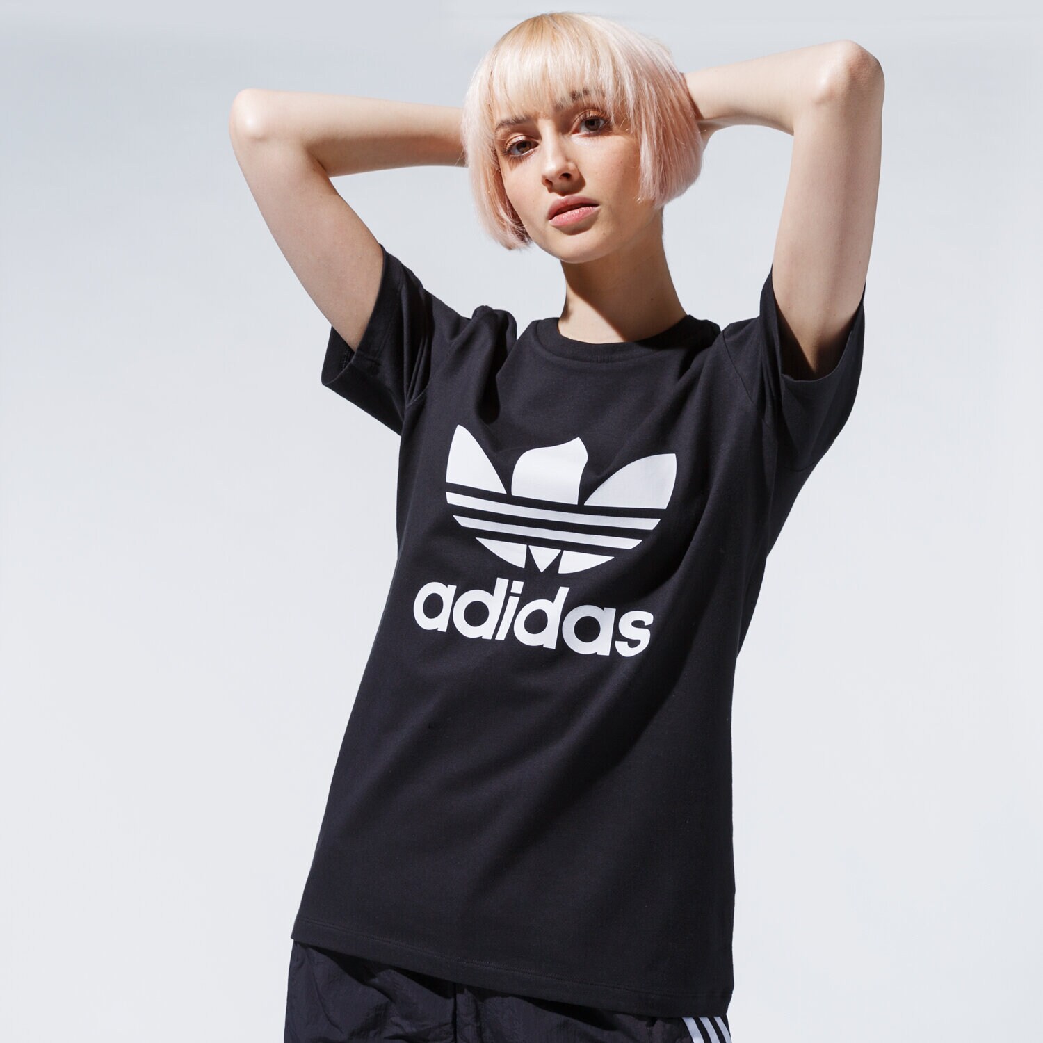 Femei tricou ADIDAS TRICOU TREFOIL TEE #GN2896 Negru