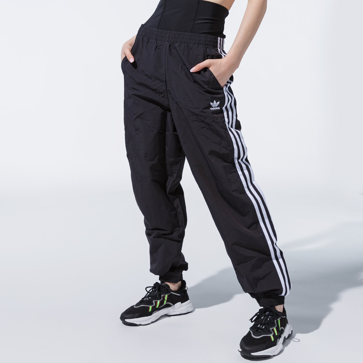 Femei pantaloni ADIDAS PANTALONI  FSH TRACKPANTS GN2868 Negru