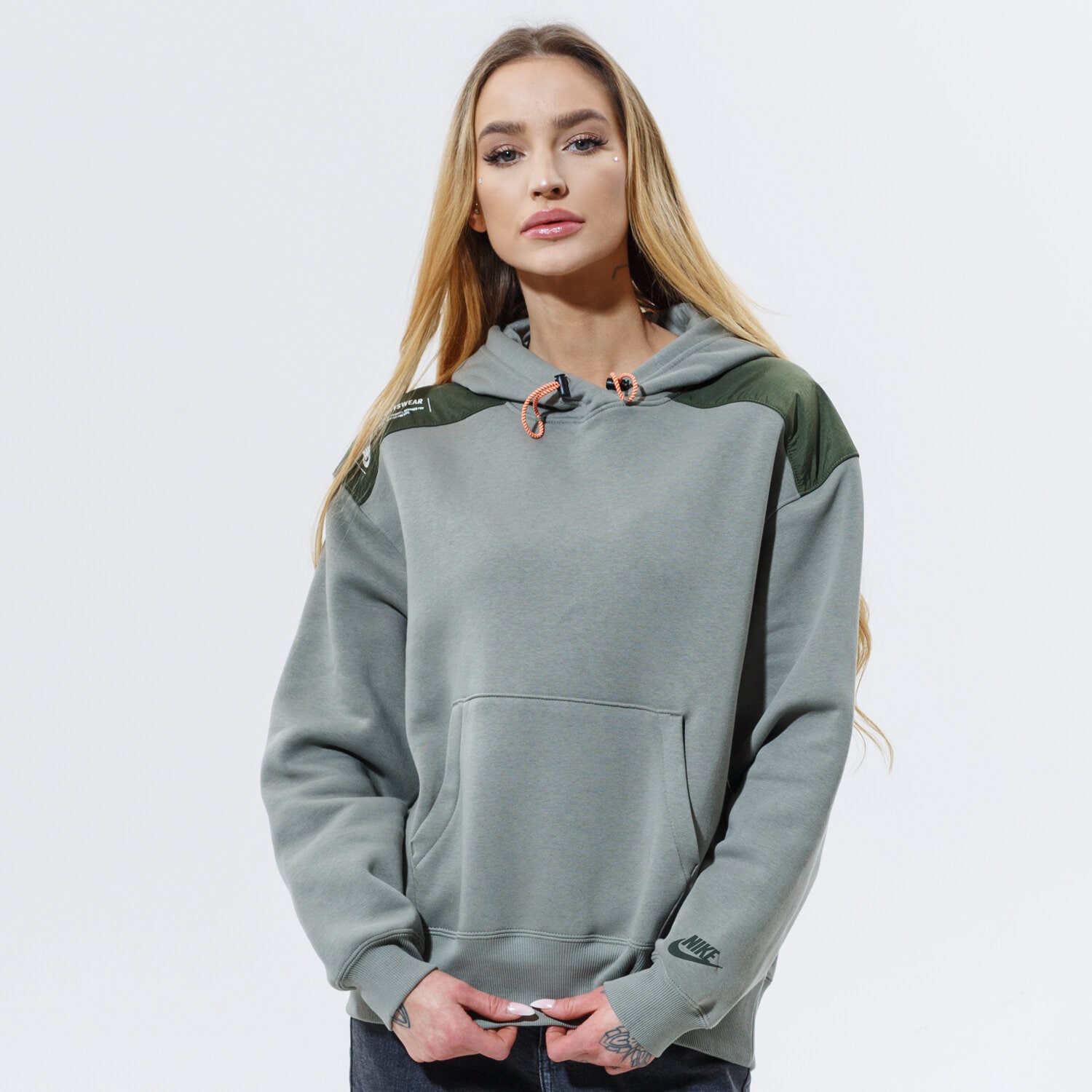 Femei bluză NIKE BLUZĂ CU GLUGĂ W NSW PO HOODIE FLC UU DD3605-320 Gri