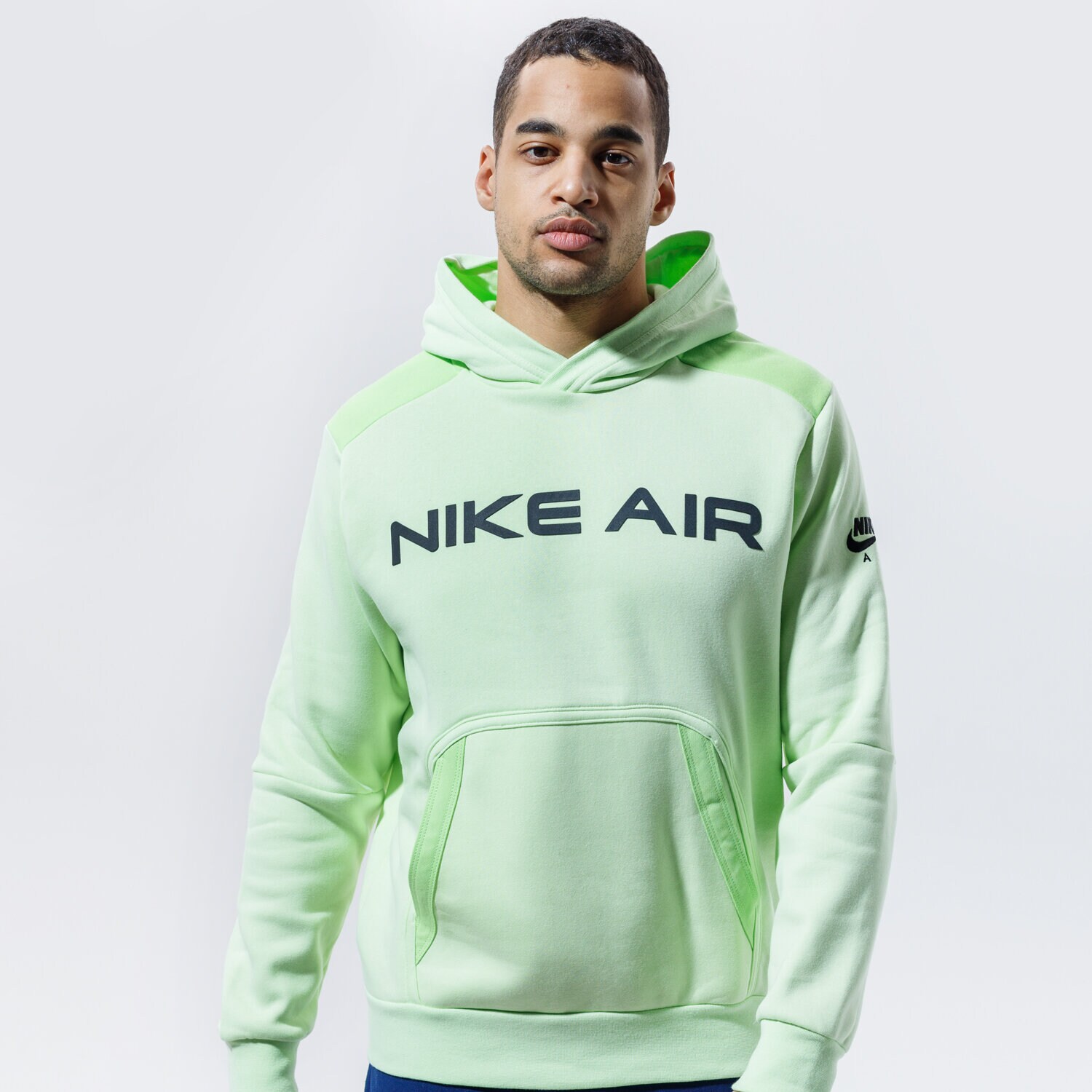 Bărbați bluză NIKE BLUZĂ CU GLUGĂ AIR DA0212-383 Verde