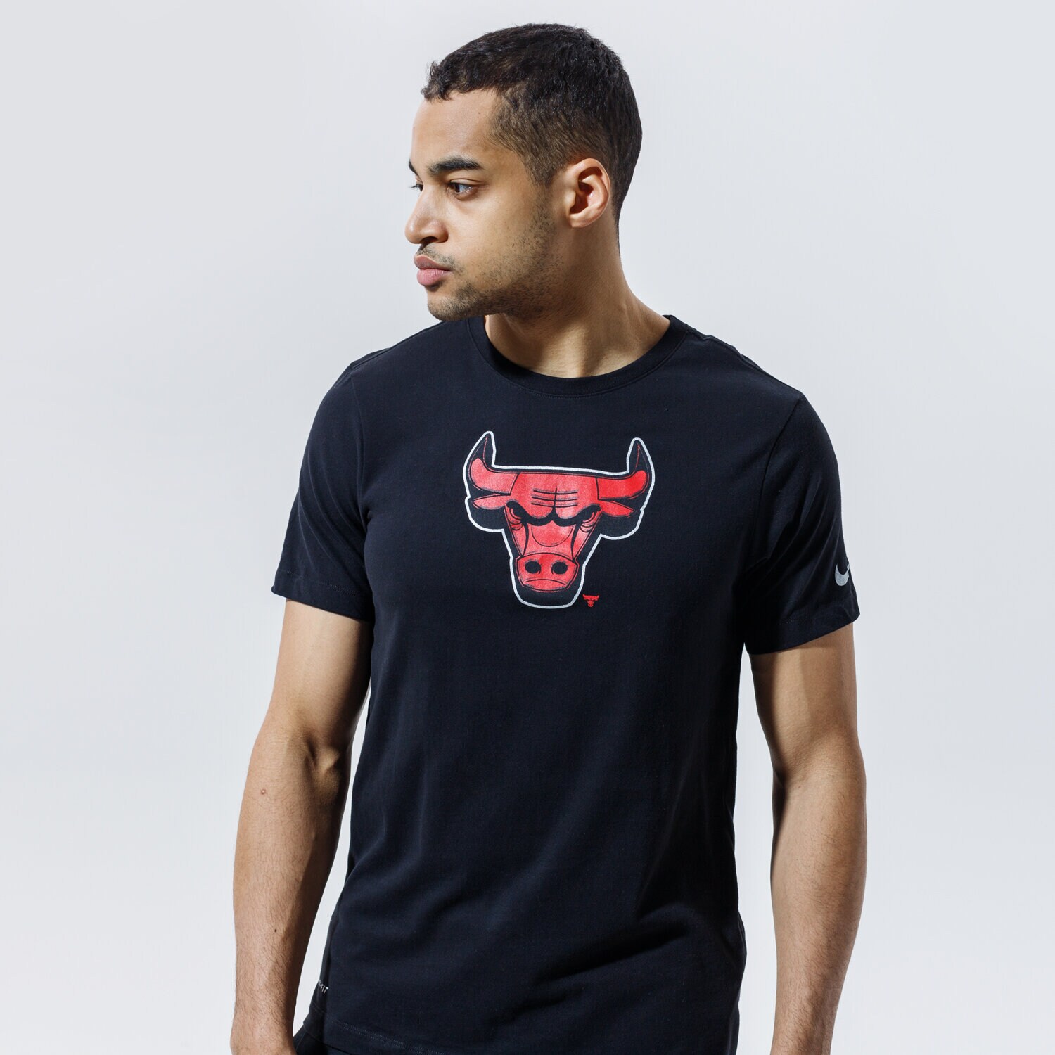 Bărbați tricou NIKE TRICOU CHICAGO BULLS TEE EARNED EDITION ERND LGO NBA CZ7245-010 Negru
