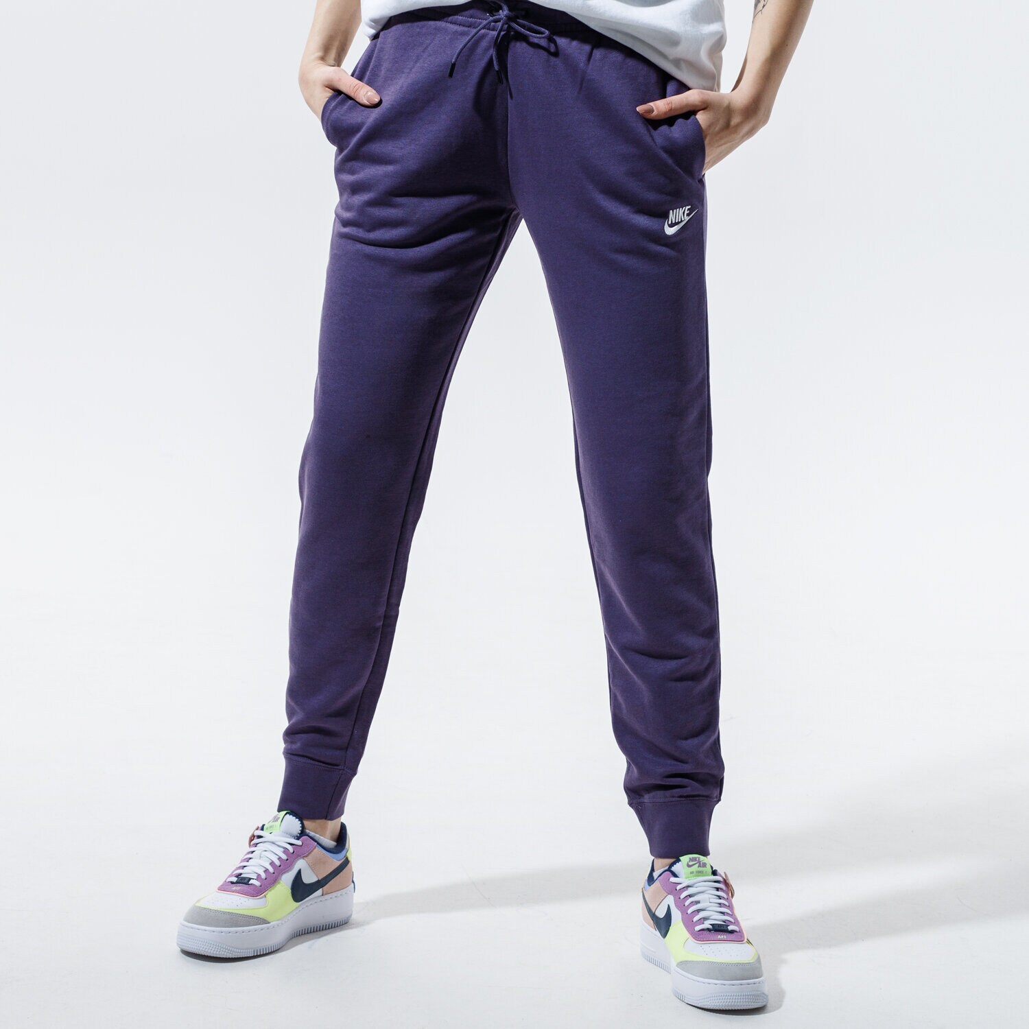 Femei pantaloni NIKE PANTALONI  SPORTSWEAR ESSENTIAL BV4095-574 Violet