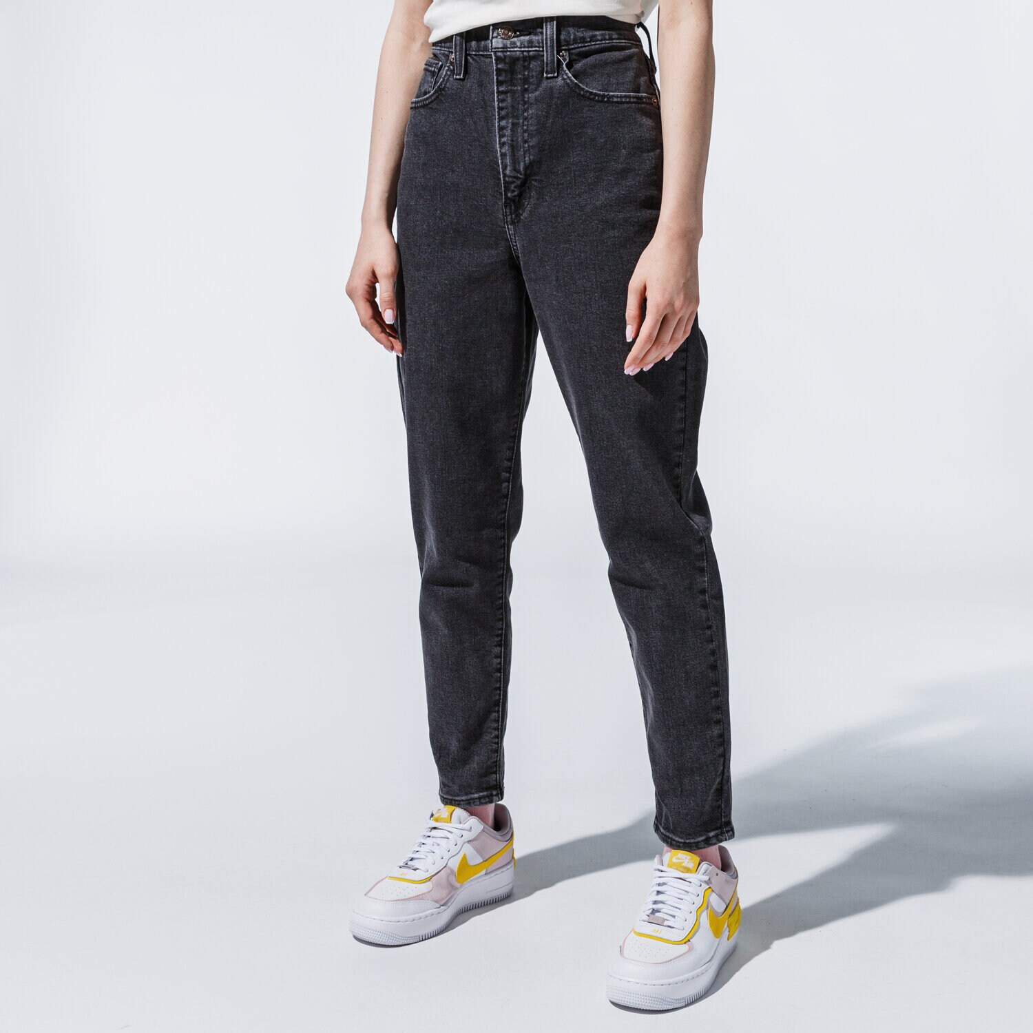 Femei pantaloni LEVI'S PANTALONI  HIGH WAISTED TAPER 26986-0000 Negru
