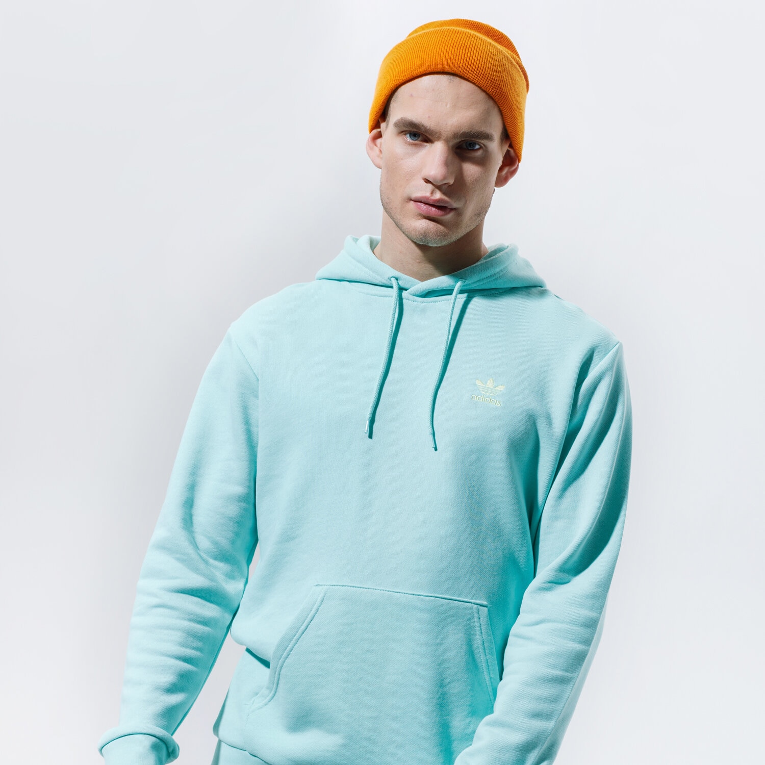 Bărbați bluză ADIDAS BLUZĂ CU GLUGĂ ESSENTIAL HOODY GN3391 Albastru