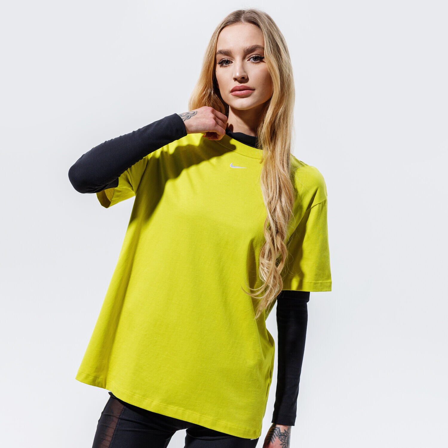 Femei tricou NIKE TRICOU W NSW ESSNTL TOP SS BF DH4255-344 Galben