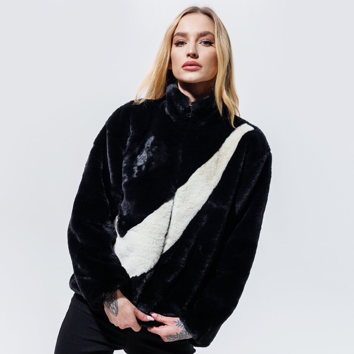 Femei bluză NIKE BLUZĂ SPORTSWEAR CU6558-010 Negru