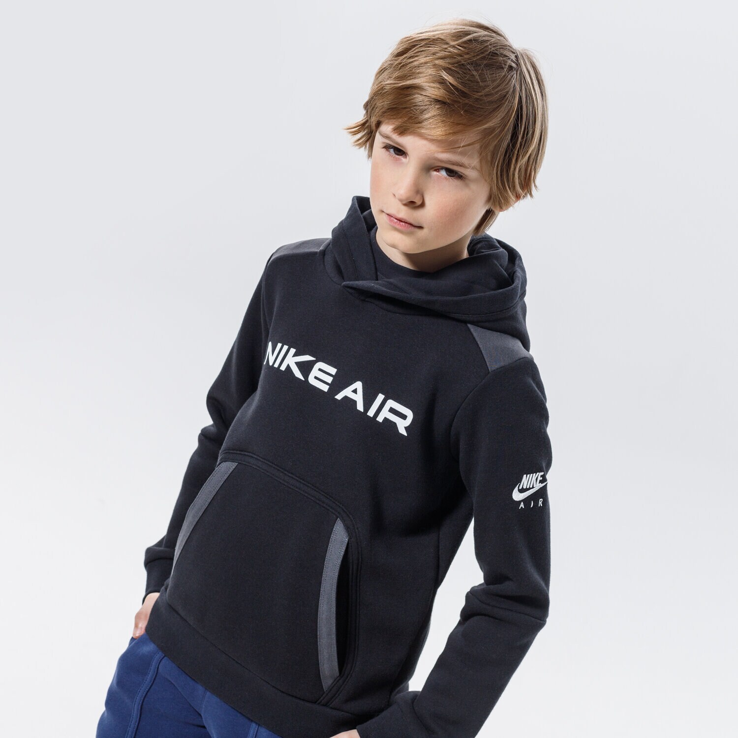 Copii bluză NIKE BLUZĂ CU GLUGĂ AIR BOY DA0700-010 Negru