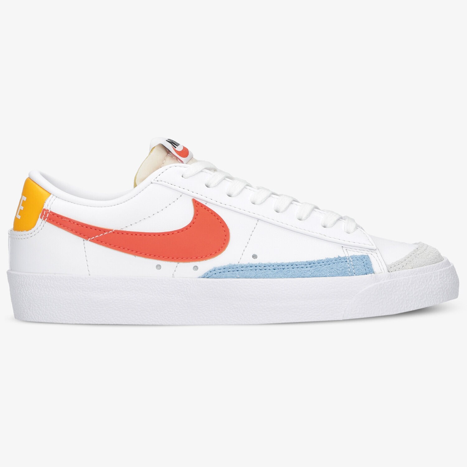 Femei pantofi sport NIKE BLAZER LOW '77 DC4769-105 Alb