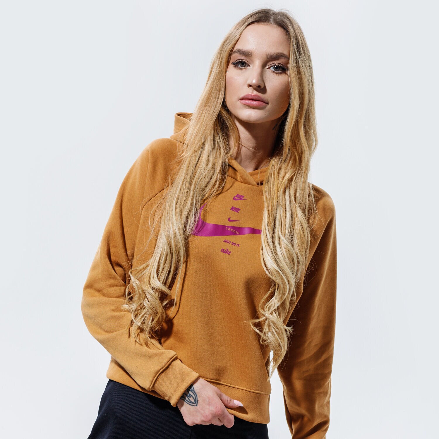 Femei bluză NIKE BLUZĂ CU GLUGĂ SPORTSWEAR SWOOSH CU5676-201 Bej