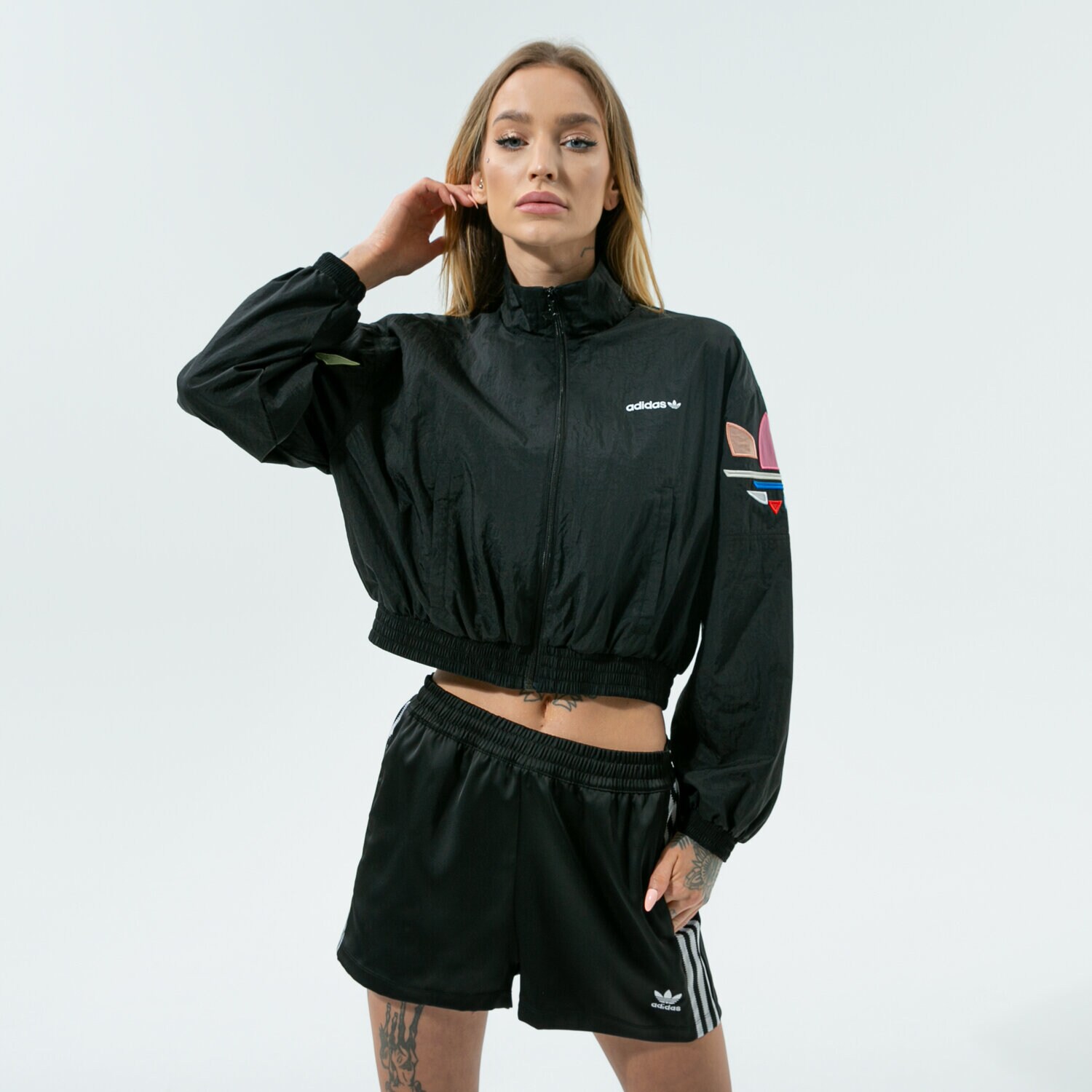 Femei bluză ADIDAS BLUZĂ TRACK TOP H22866 Negru