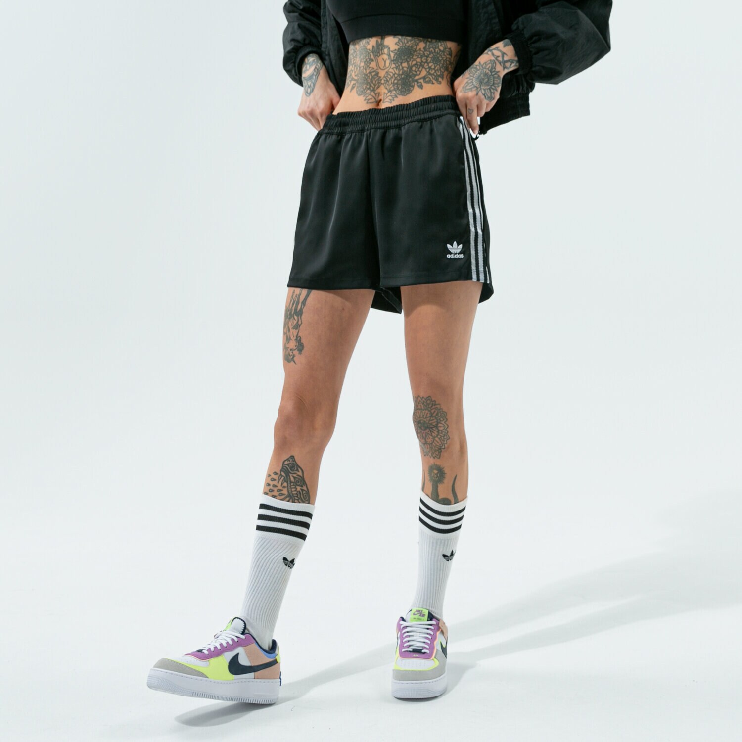 Femei pantaloni scurți ADIDAS PANTALONI SCURȚI SHORTS H37806 Negru