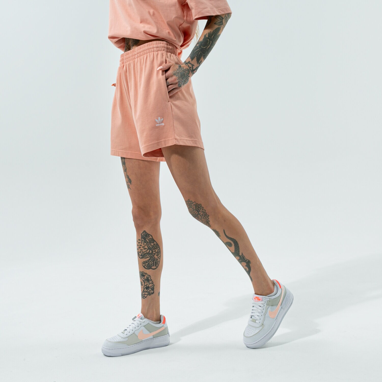 Femei pantaloni scurți ADIDAS PANTALONI SCURȚI SHORTS H06608 Roz