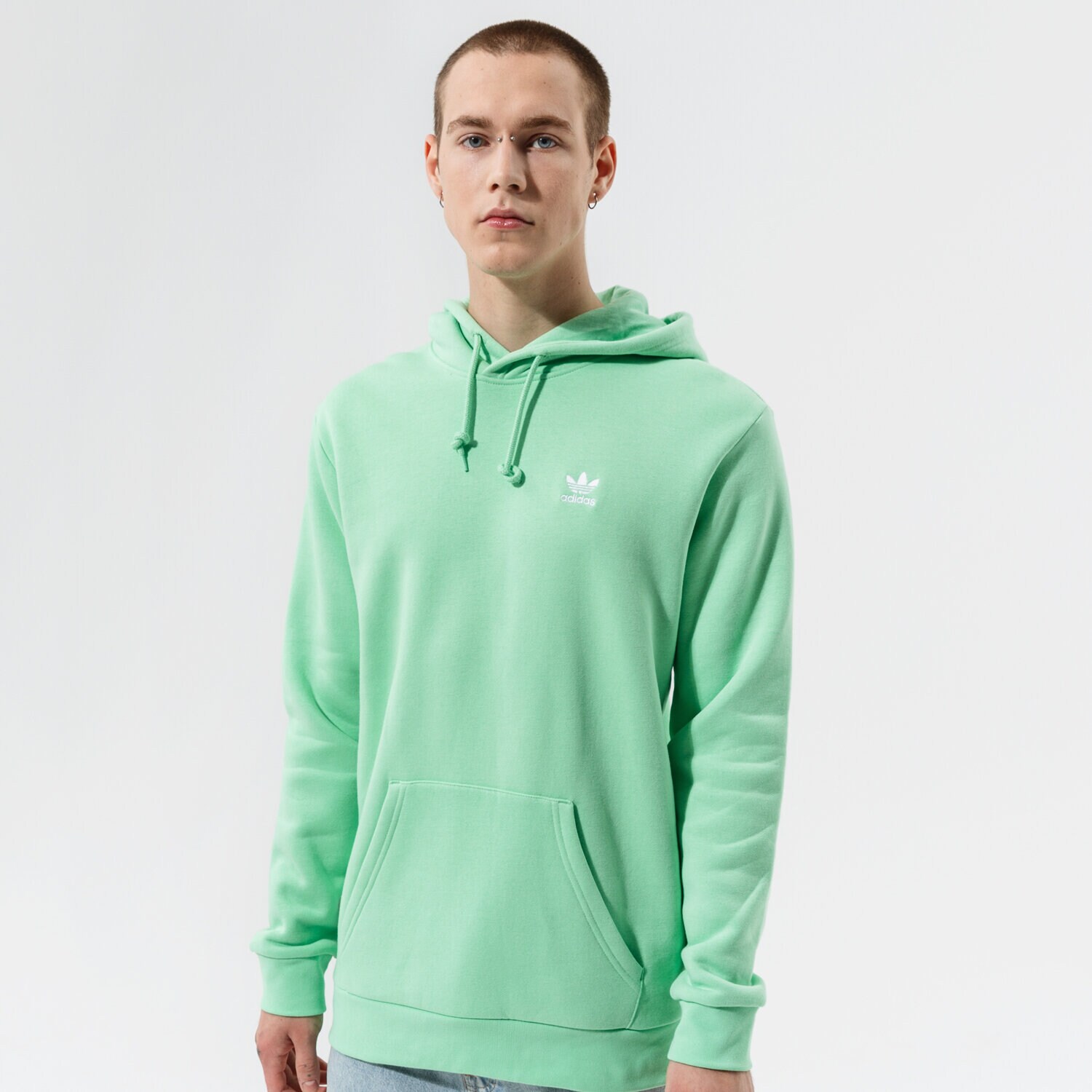 Bărbați bluză ADIDAS BLUZĂ CU GLUGĂ ESSENTIAL HOODY H34648 Verde