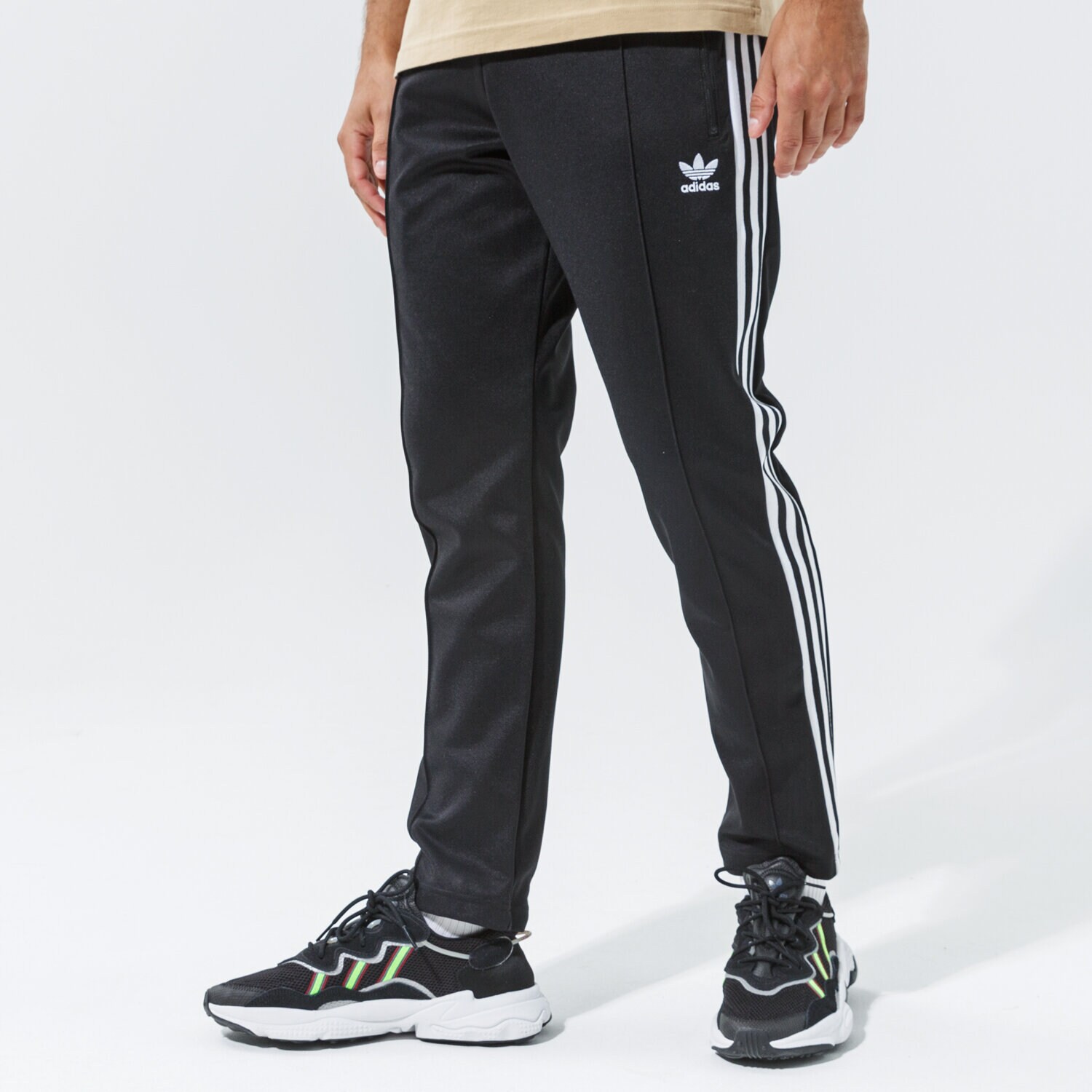 Bărbați pantaloni ADIDAS PANTALONI  BECKENBAUER TP H09115 Negru