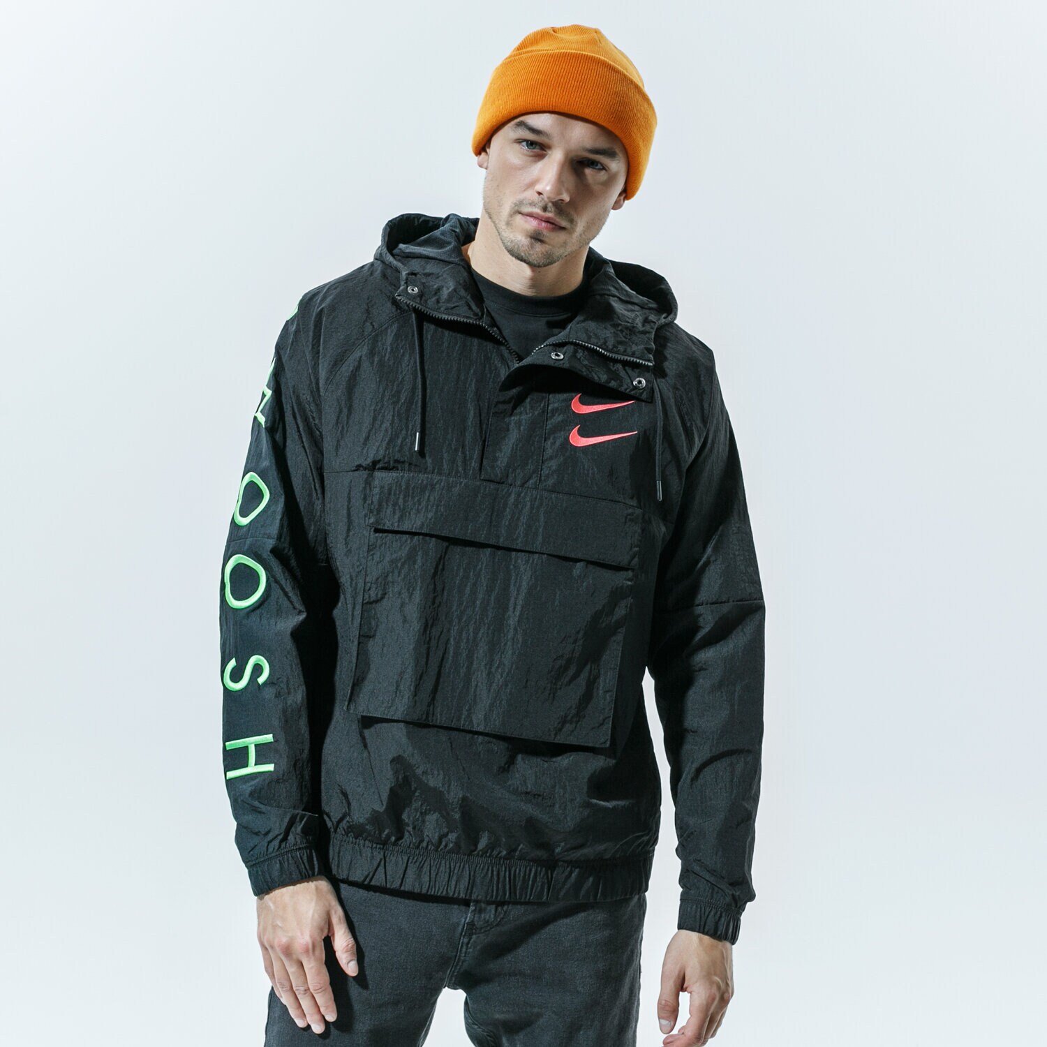Bărbați eacă de iarnă NIKE JACHETĂ NIKE SPORTSWEAR SWOOSH CU3885-010 Negru