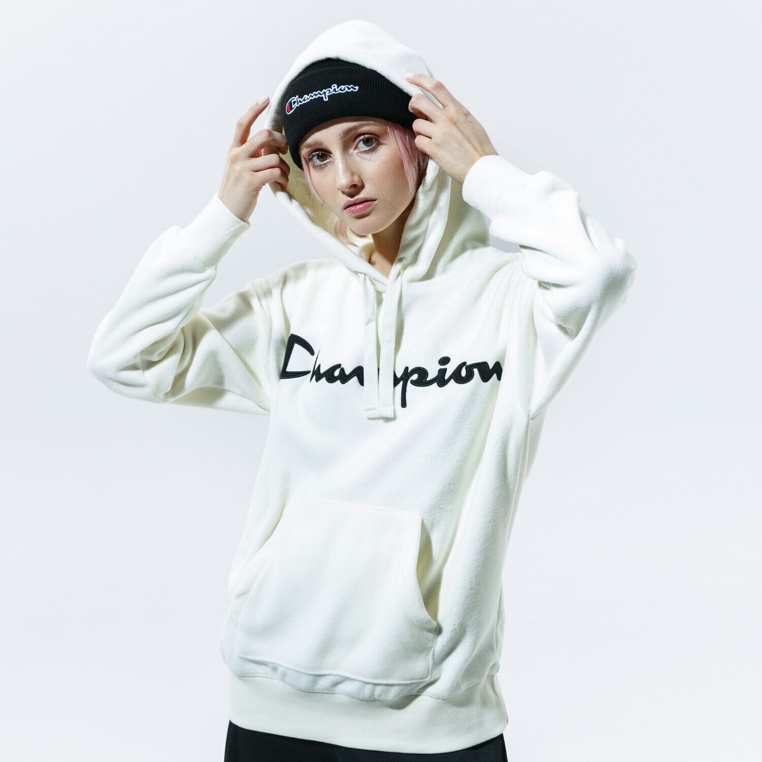 Femei bluză CHAMPION BLUZĂ CU GLUGĂ HOODED SWEATSHIRT POLAR REGULAR 113457WW005 Bej