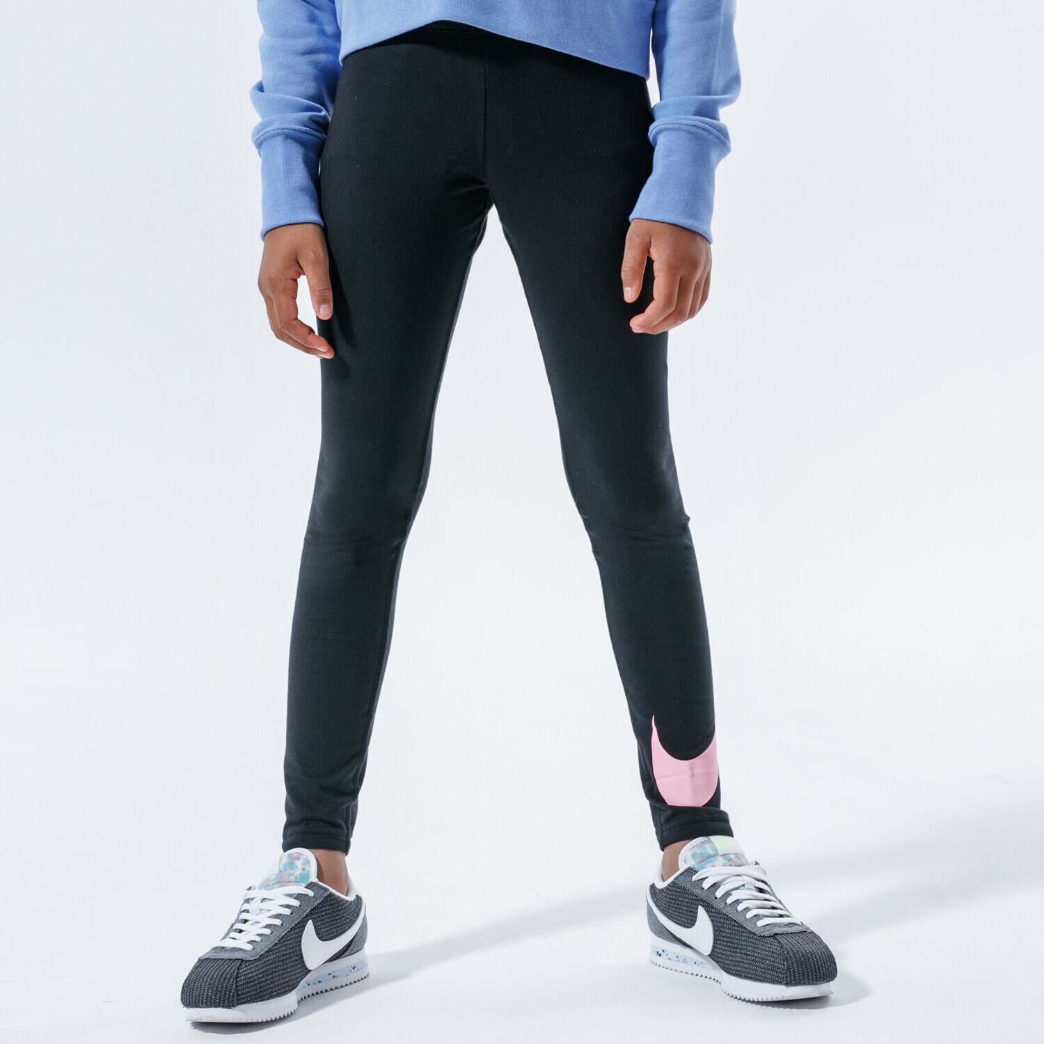 Pantaloni pentru copii NIKE COLANȚI SPORTSWEAR AR4076-014 Negru