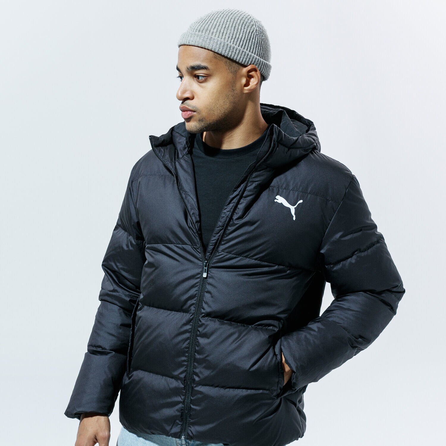 Bărbați eacă de iarnă PUMA JACHETĂ DE IARNĂ ESS+ DOWN JACKET 58215601 Negru