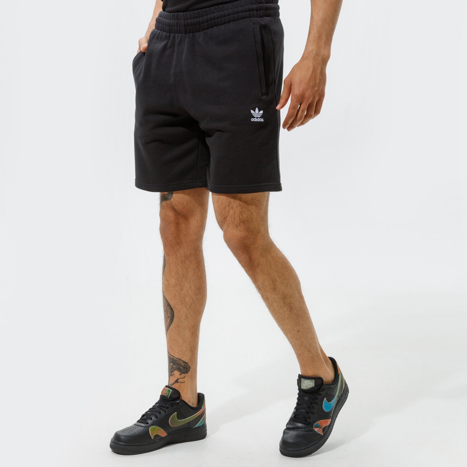 Femei pantaloni scurți ADIDAS PANTALONI SCURȚI ESSENTIAL SHORT FR7977 Negru