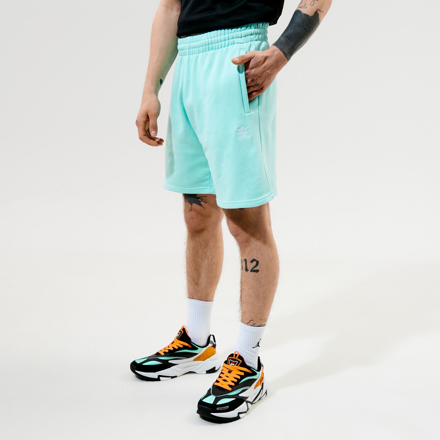 Femei pantaloni scurți ADIDAS PANTALONI SCURȚI ESSENTIAL SHORT H39974 Verde