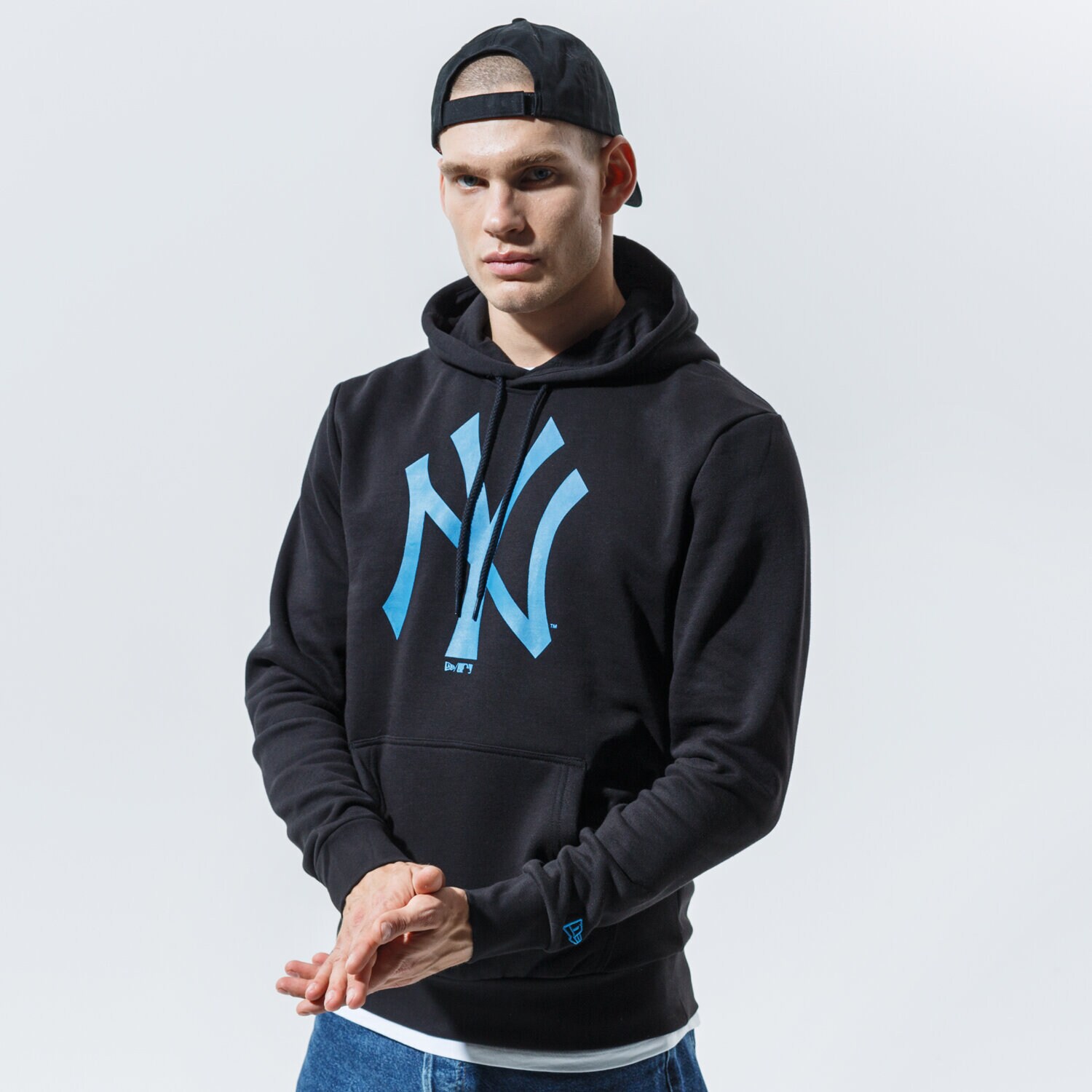 Bărbați bluză NEW ERA BLUZĂ CU GLUGĂ MLB SEASONAL TEAM LOGO HDY NEYYAN BLK 12485715 Negru