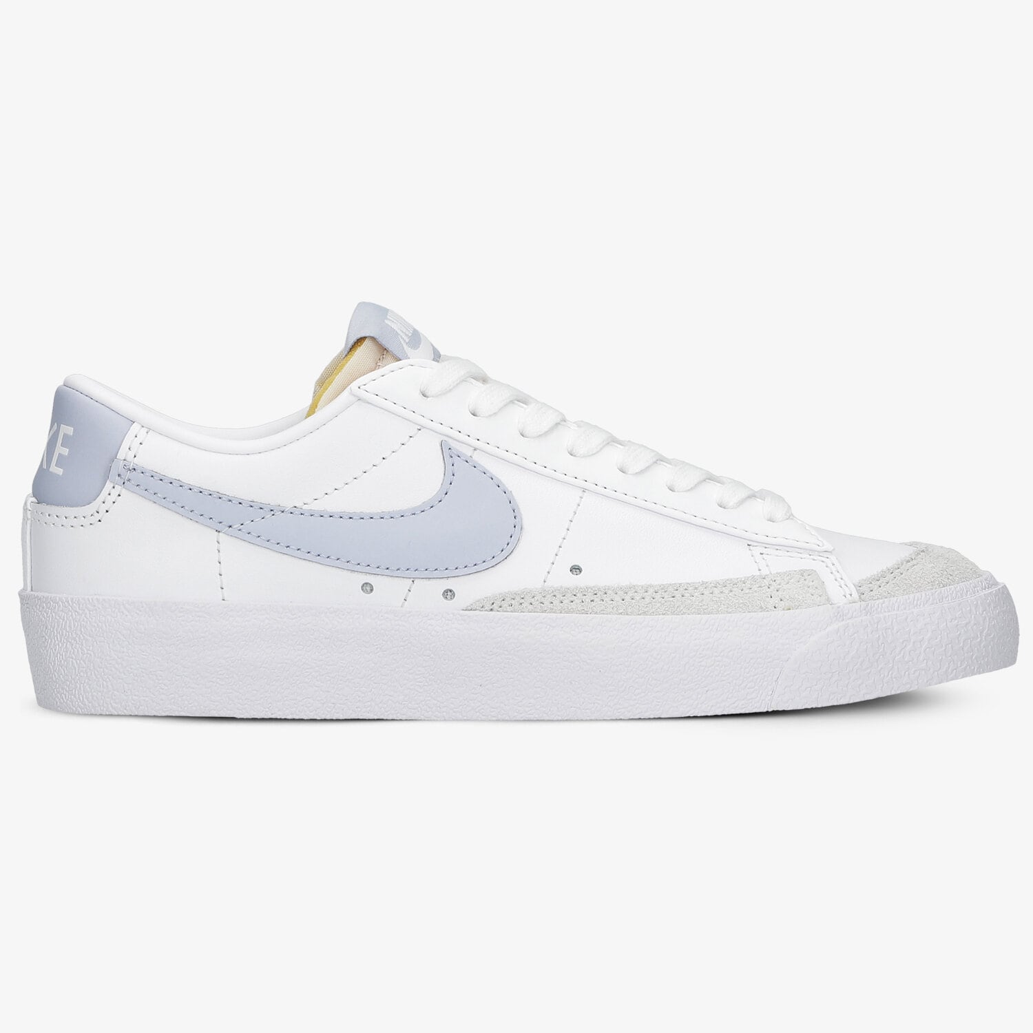 Femei pantofi sport NIKE BLAZER LOW '77 DC4769-103 Alb