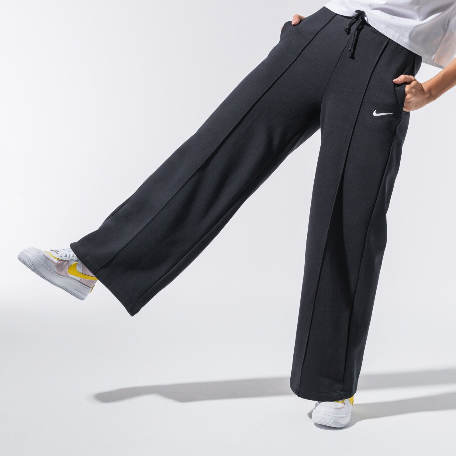 Femei pantaloni NIKE PANTALONI  SPORTSWEAR CU6156-010 Negru
