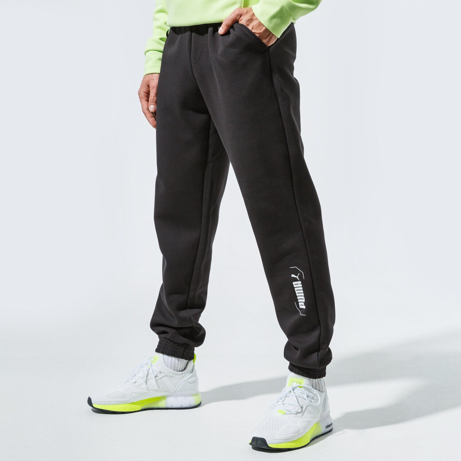 Bărbați pantaloni PUMA PANTALONI  NU-TILITY PANTS CL 58344501 Negru