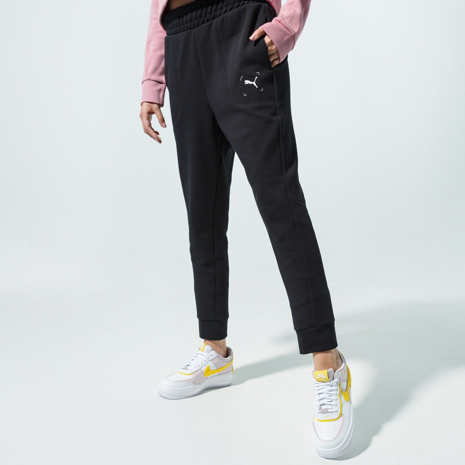Femei pantaloni PUMA PANTALONI NU-TILITY PANTS CL 58355101 Negru