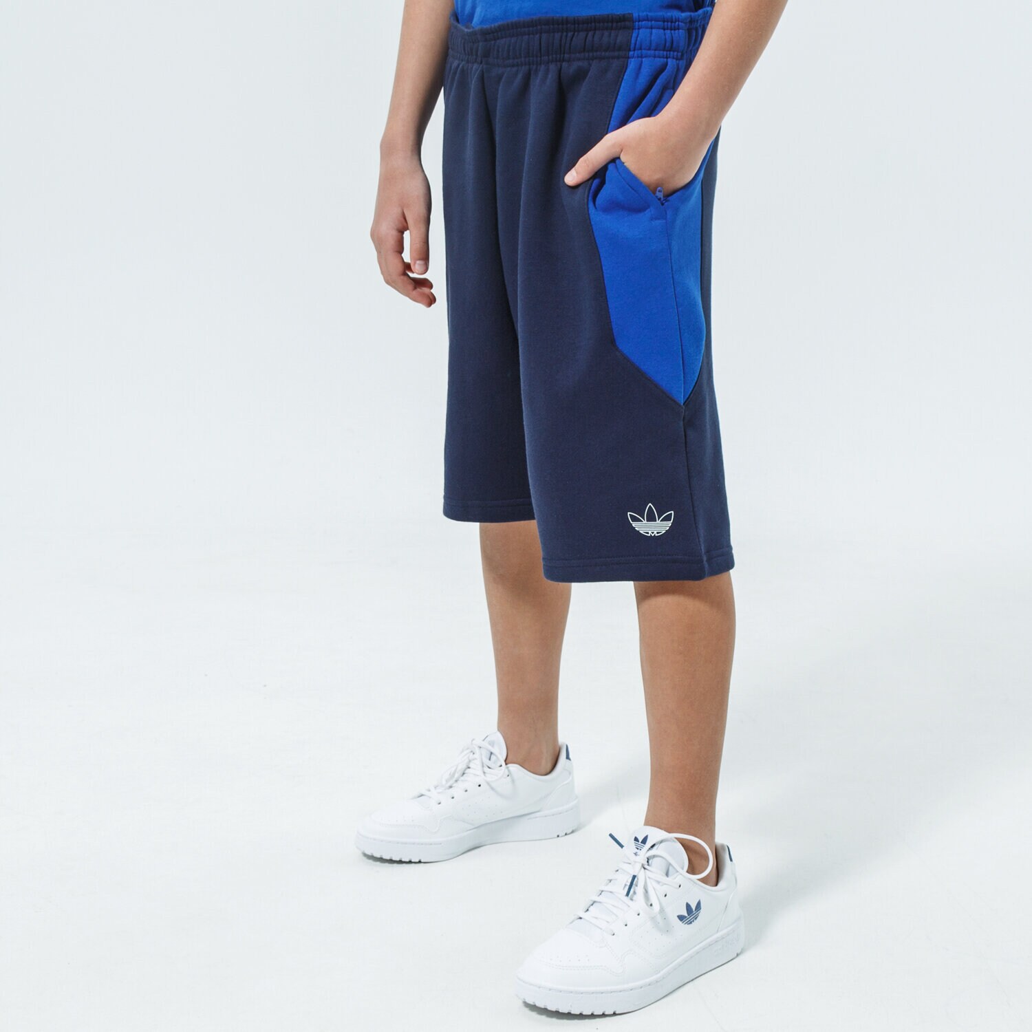 Pantaloni scurți și rochii pentru copii ADIDAS PANTALONI SCURȚI SHORT MM GN2309 Bleumarin