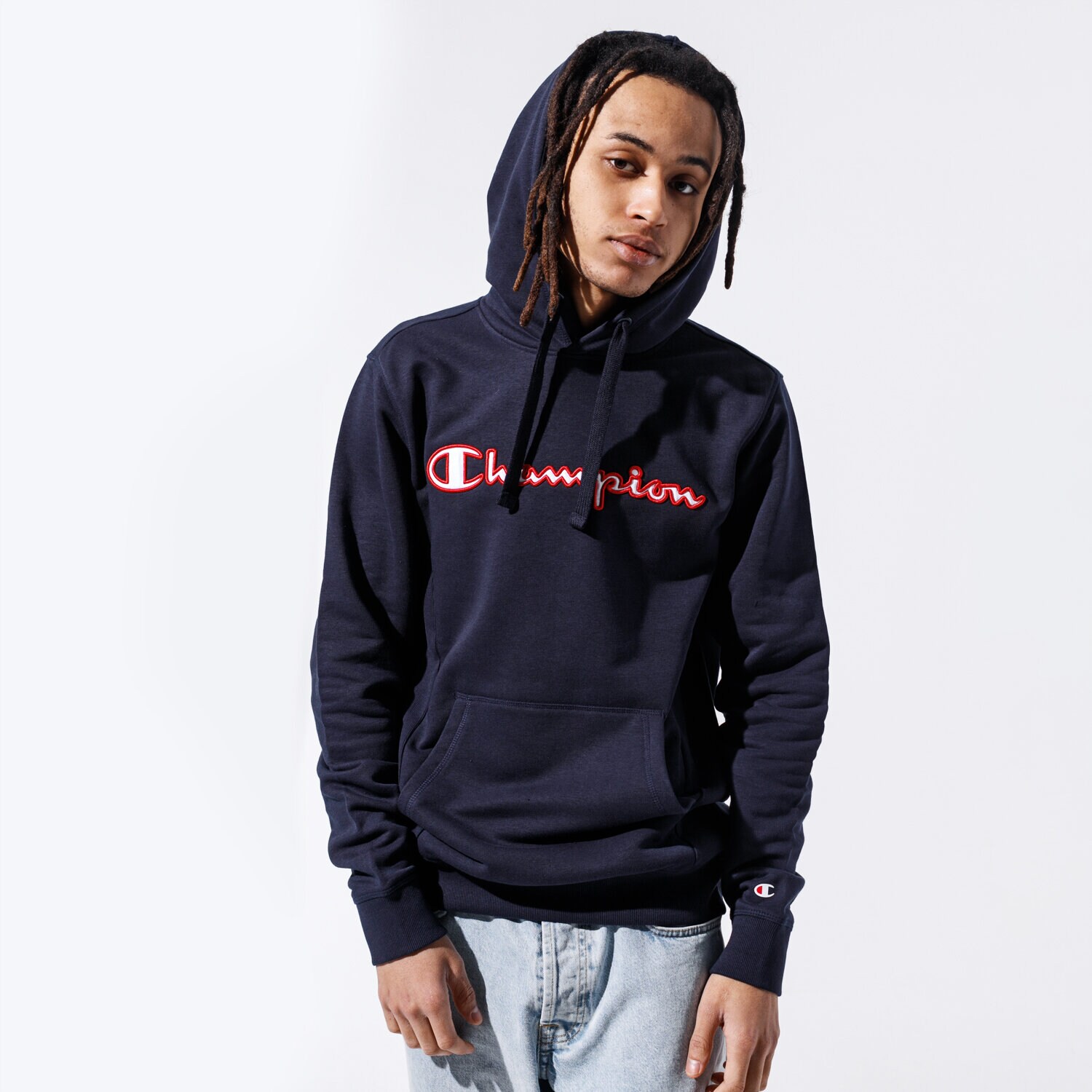 Bărbați bluză CHAMPION BLUZĂ CU GLUGĂ LOGO HOODY 215496BS501 Bleumarin