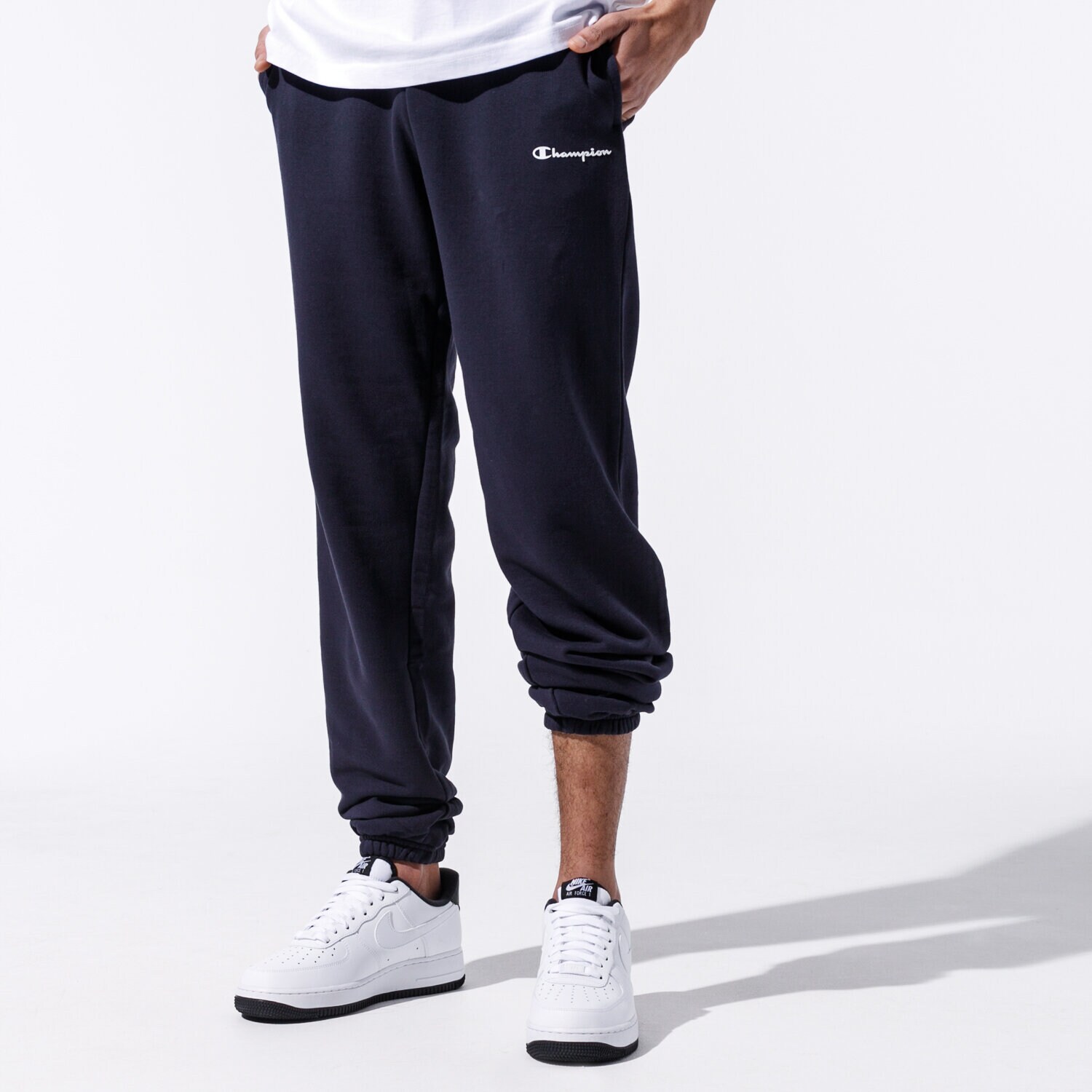 Bărbați pantaloni CHAMPION PANTALONI BASIC CUFF PANTS 214538BS501 Bleumarin