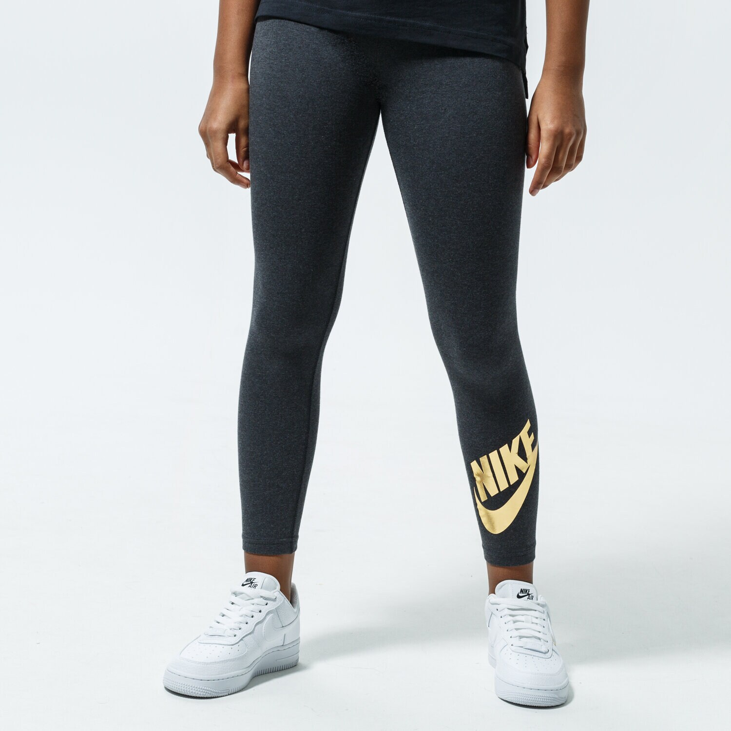 Pantaloni pentru copii NIKE COLANȚI SPORTSWEAR DB2824-032 Negru