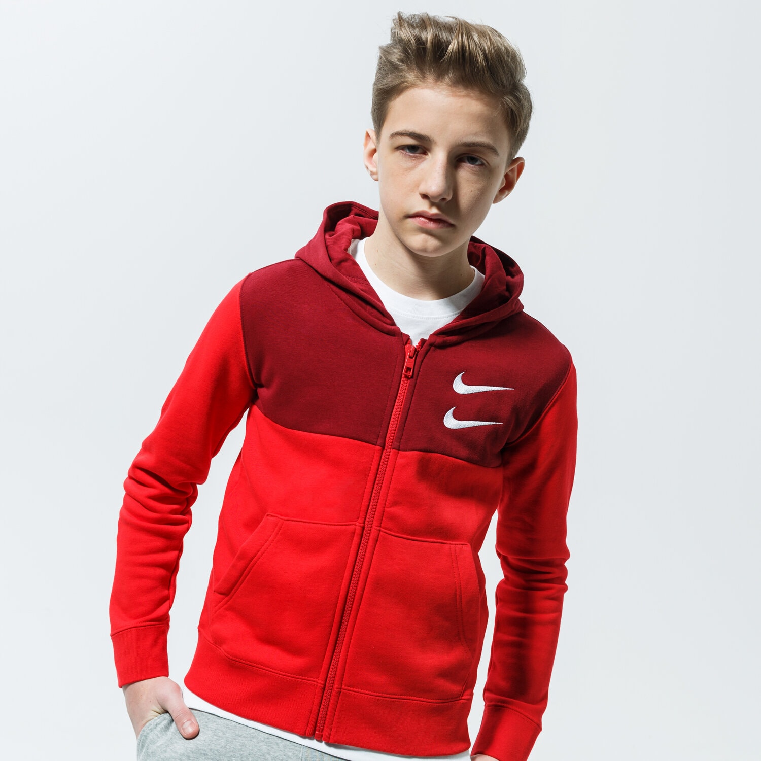 Copii bluză NIKE BLUZĂ CU GLUGĂ SPORTSWEAR SWOOSH CU9206-657 Roșu