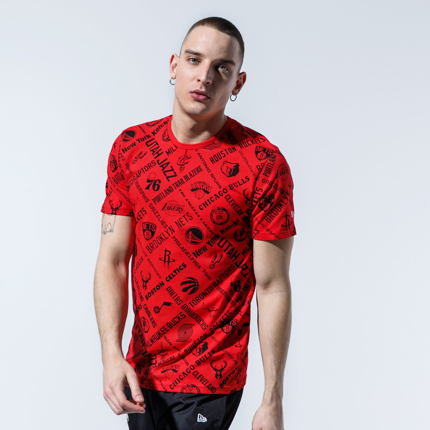 Bărbați tricou NEW ERA TRICOU NBA AOP TEE RED NBA LOGO FDR 12195412 Roșu