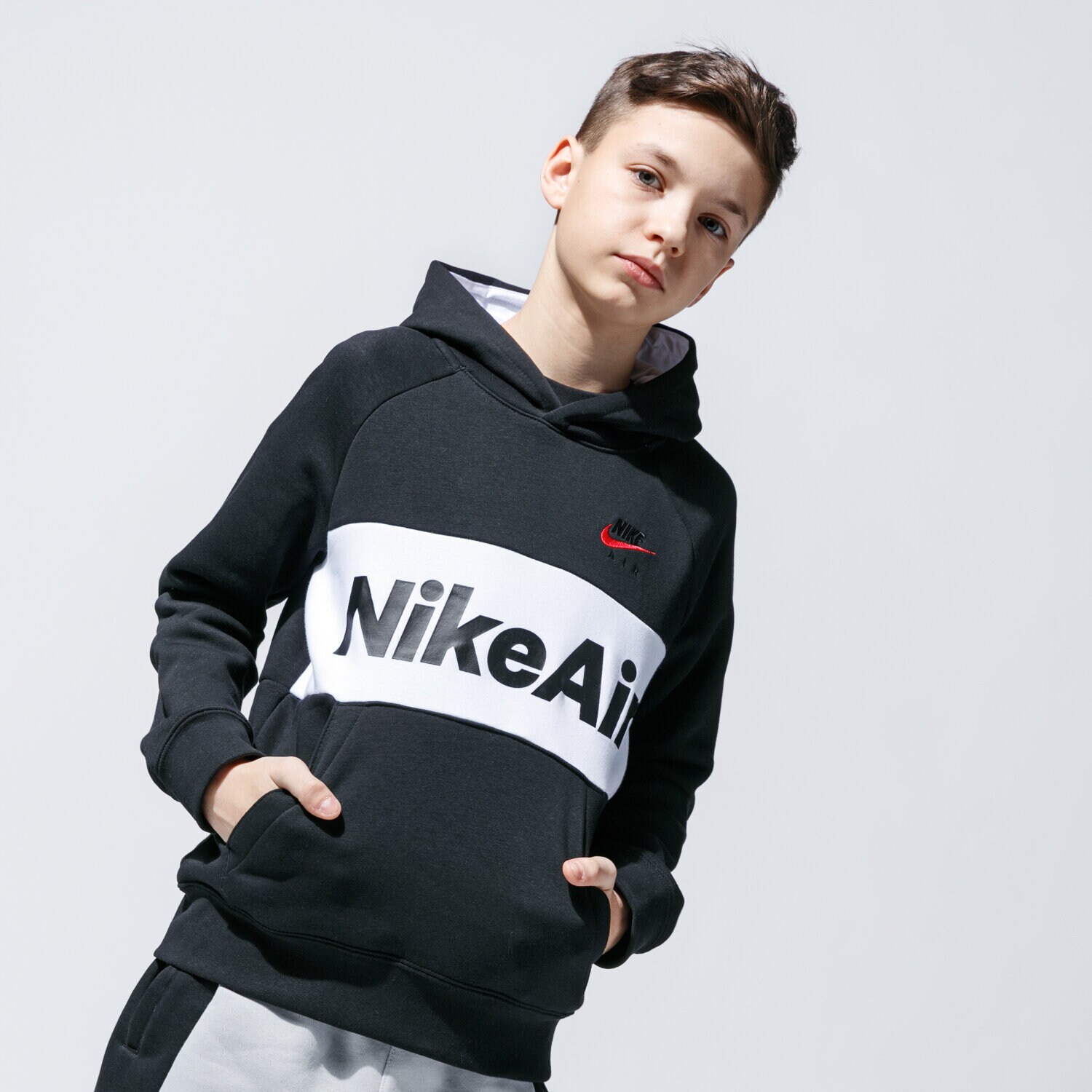 Copii bluză NIKE BLUZĂ CU GLUGĂ AIR CJ7842-010 Negru