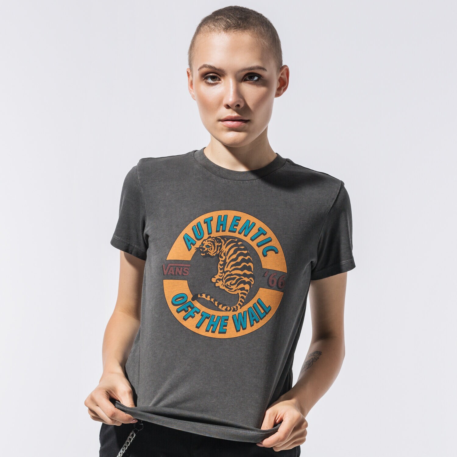 Femei tricou VANS TRICOU CHARRA VN0A4SDGBLK1 Mulicolor