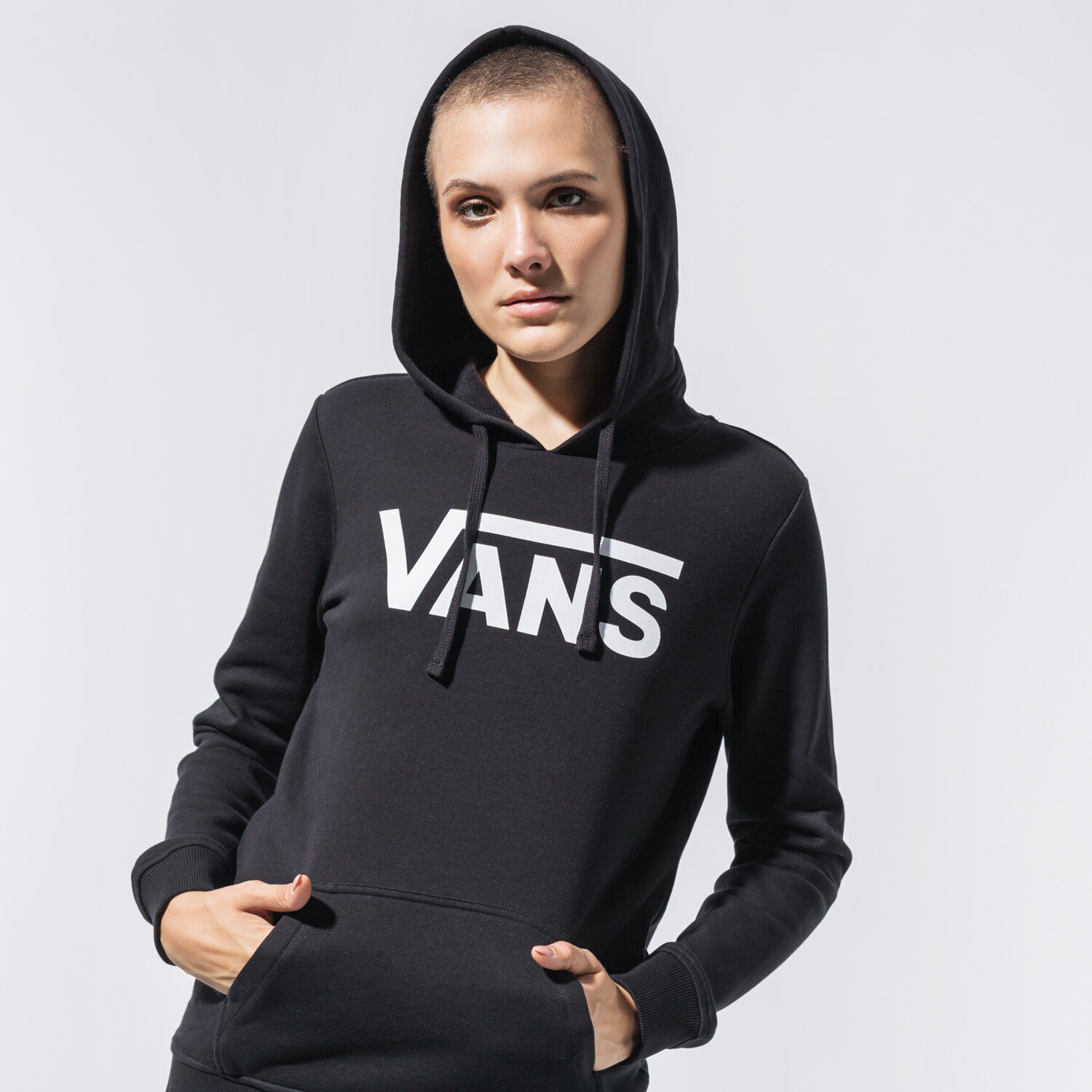 Femei bluză VANS BLUZĂ CU GLUGĂ CLASSIC V II HOODIE VN0A53OVBLK1 Negru