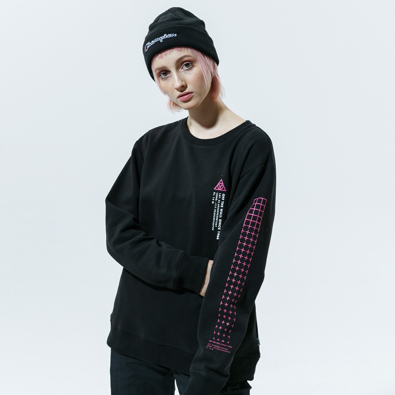 Femei bluză VANS BLUZĂ 66 SUPPLY CREW VN0A53OSBLK1 Negru