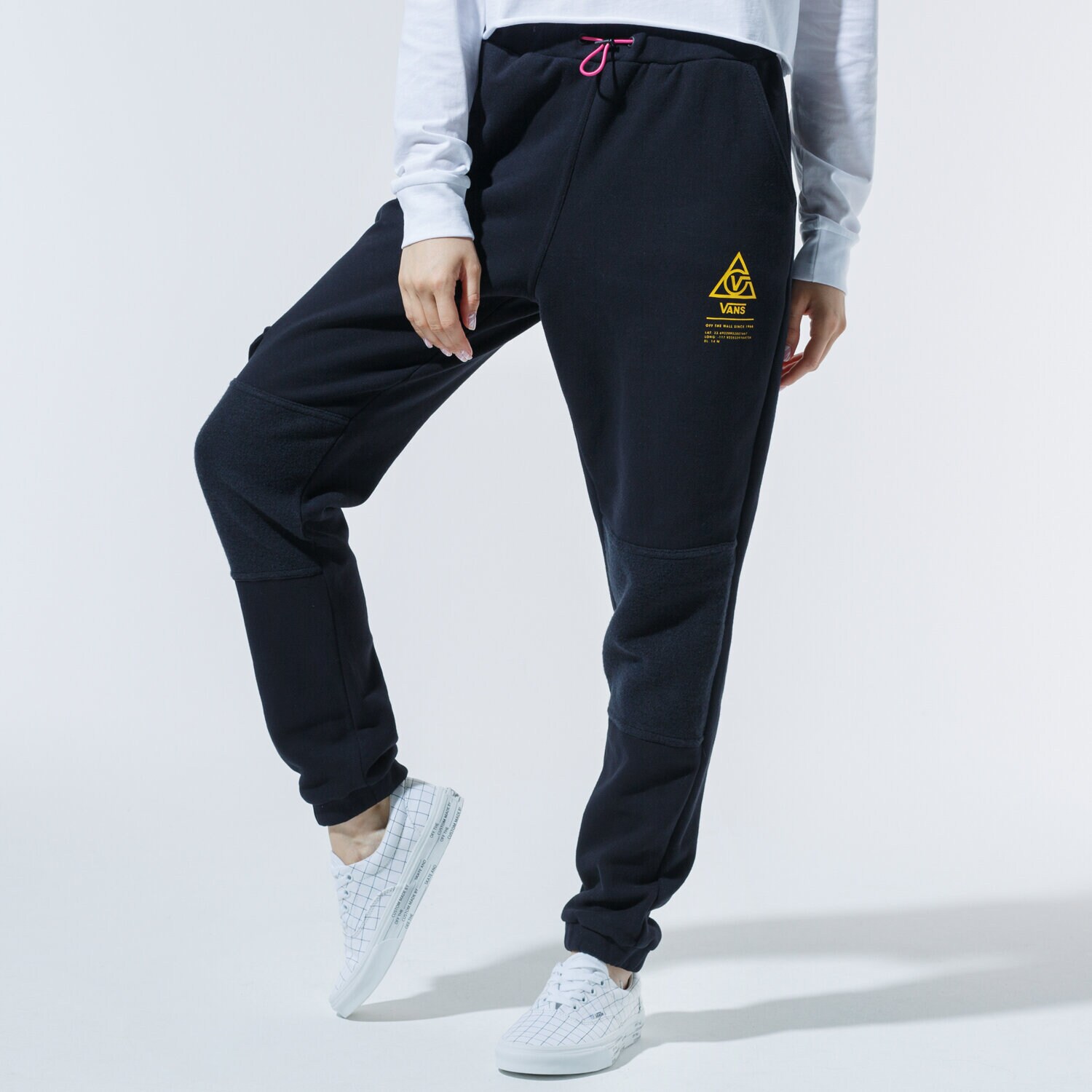 Femei pantaloni VANS PANTALONI 66 SUPPLY SWEATPANT VN0A4SD4BLK1 Negru
