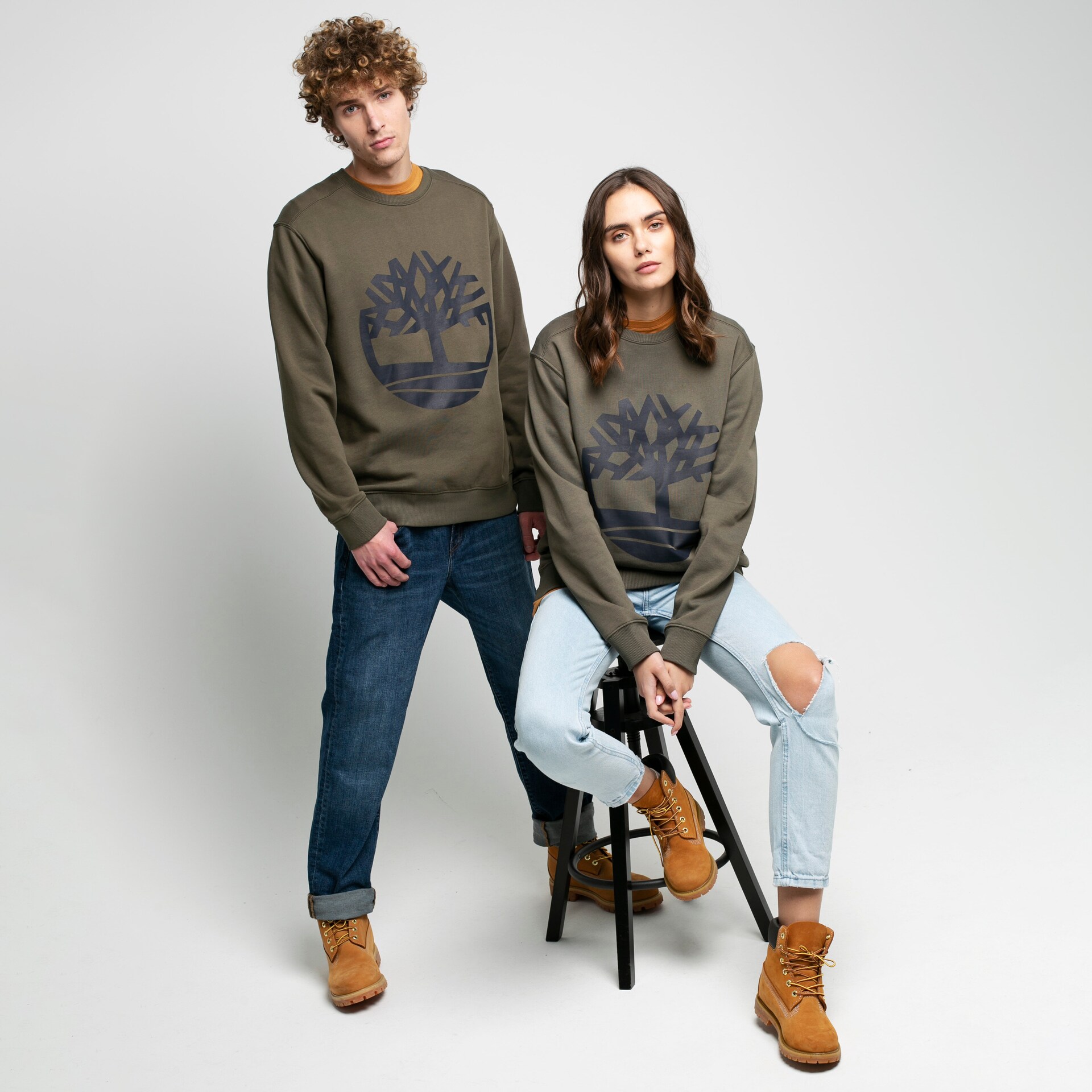 Bărbați bluză TIMBERLAND BLUZĂ YC CORE TREE LOGO CREW NECK SWEATSHIRT TB0A2BJ8Z281 Kaki