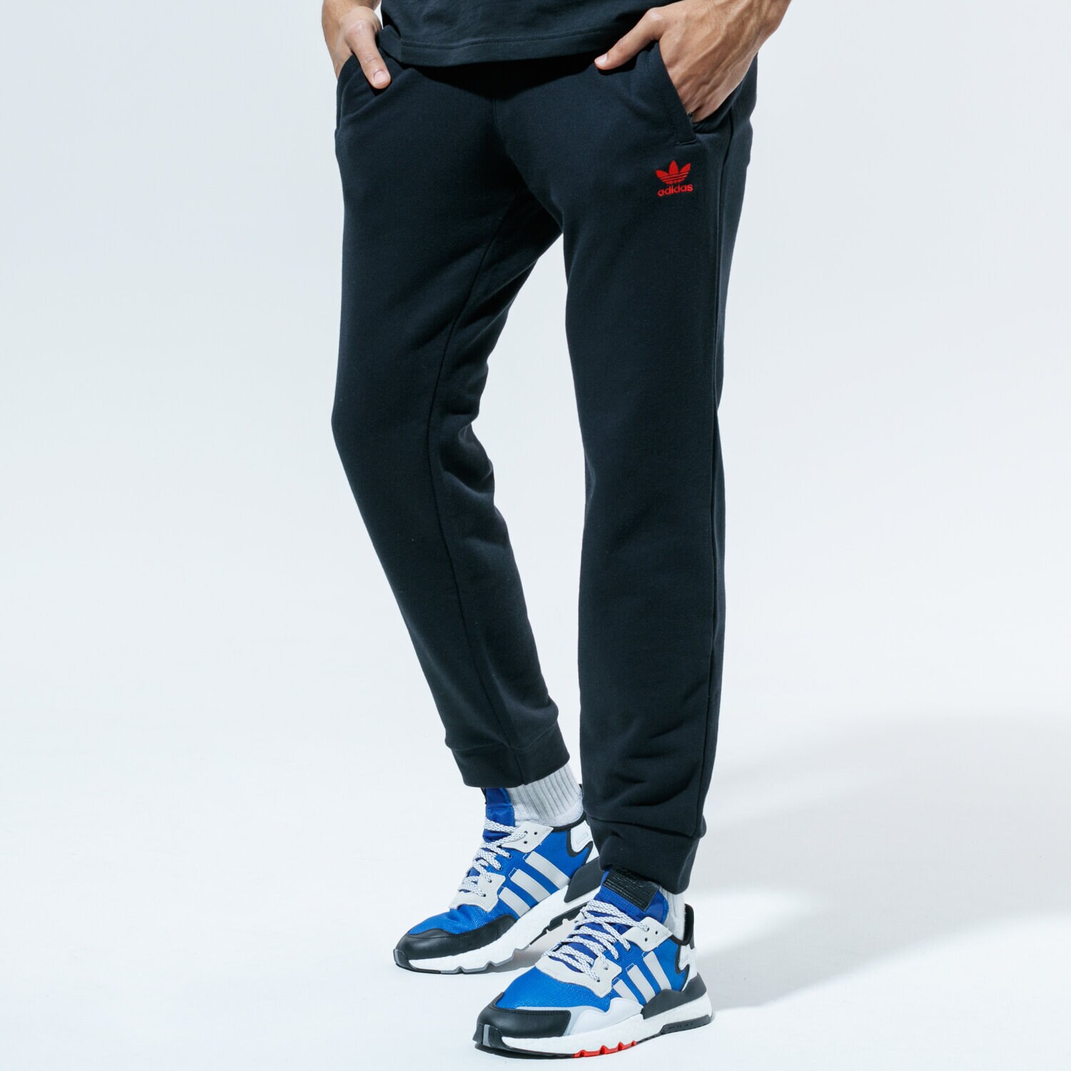 Bărbați pantaloni ADIDAS PANTALONI  TREFOIL PANT GD2558 Negru