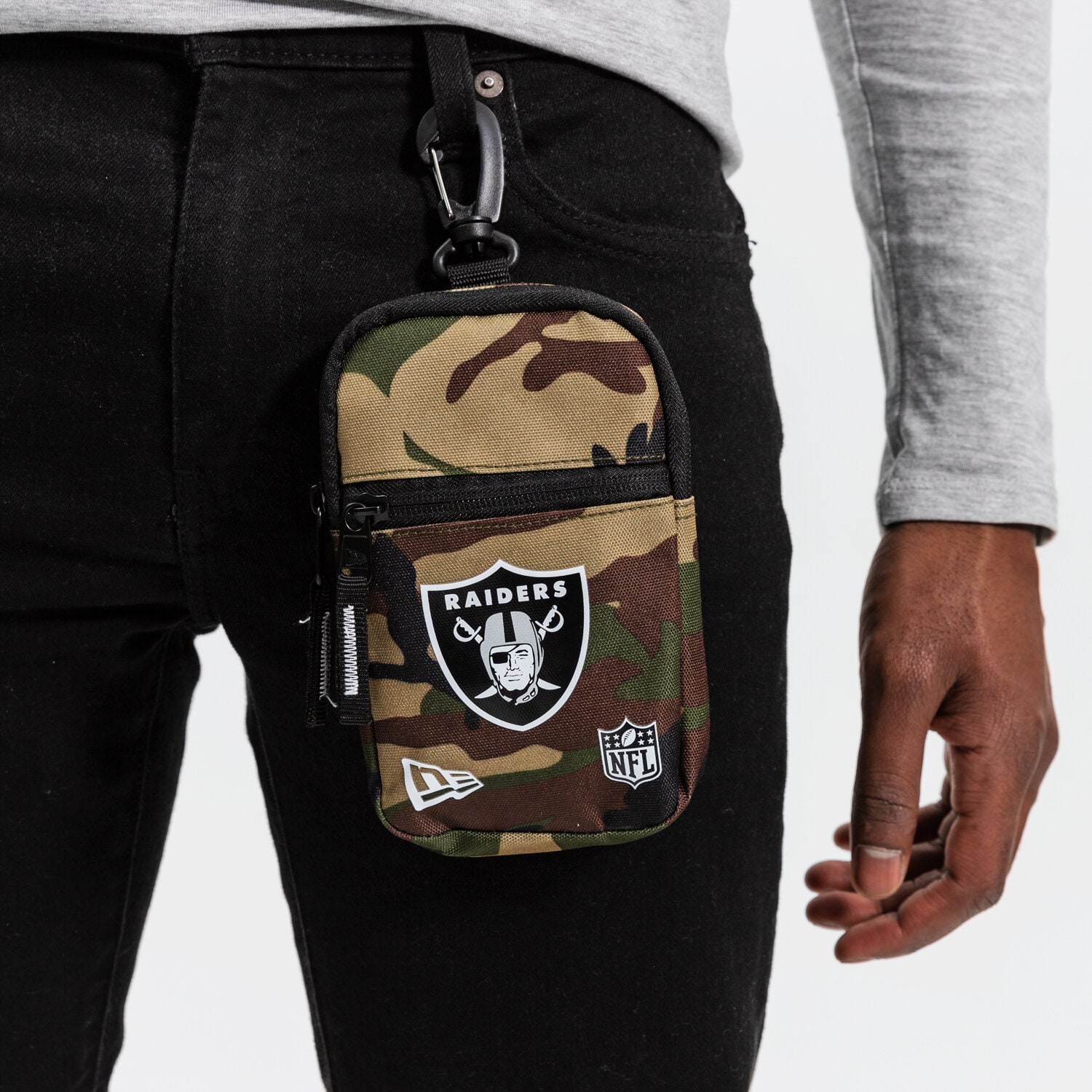 Femei borsete NEW ERA BORSETĂ NFL MINI POUCH RAIDERS WDC OAKLAND RAIDERS W 12145333 Mulicolor