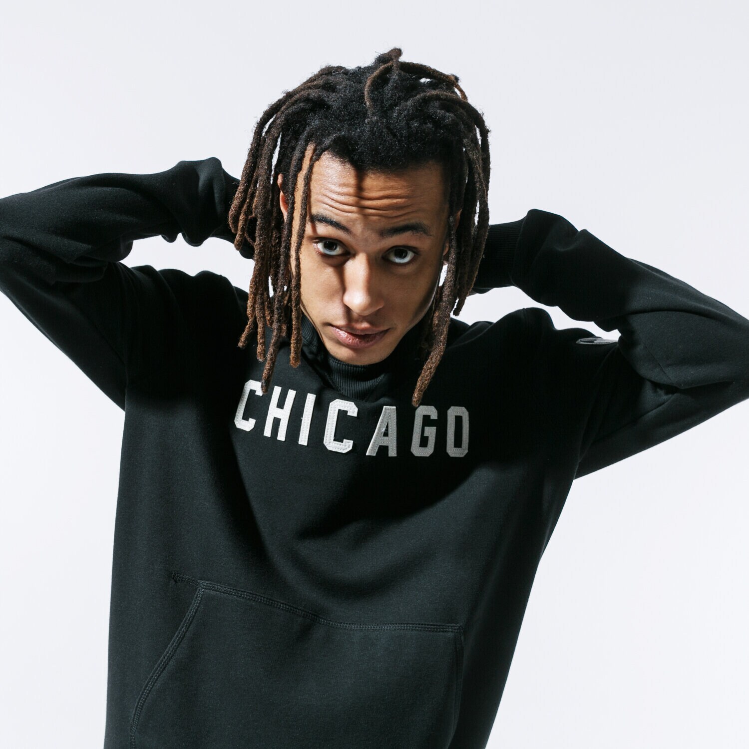 Bărbați bluză NEW ERA BLUZĂ NBA WORDMARK CREW BULLS CHICAGO BULLS BLK 12123888 Negru