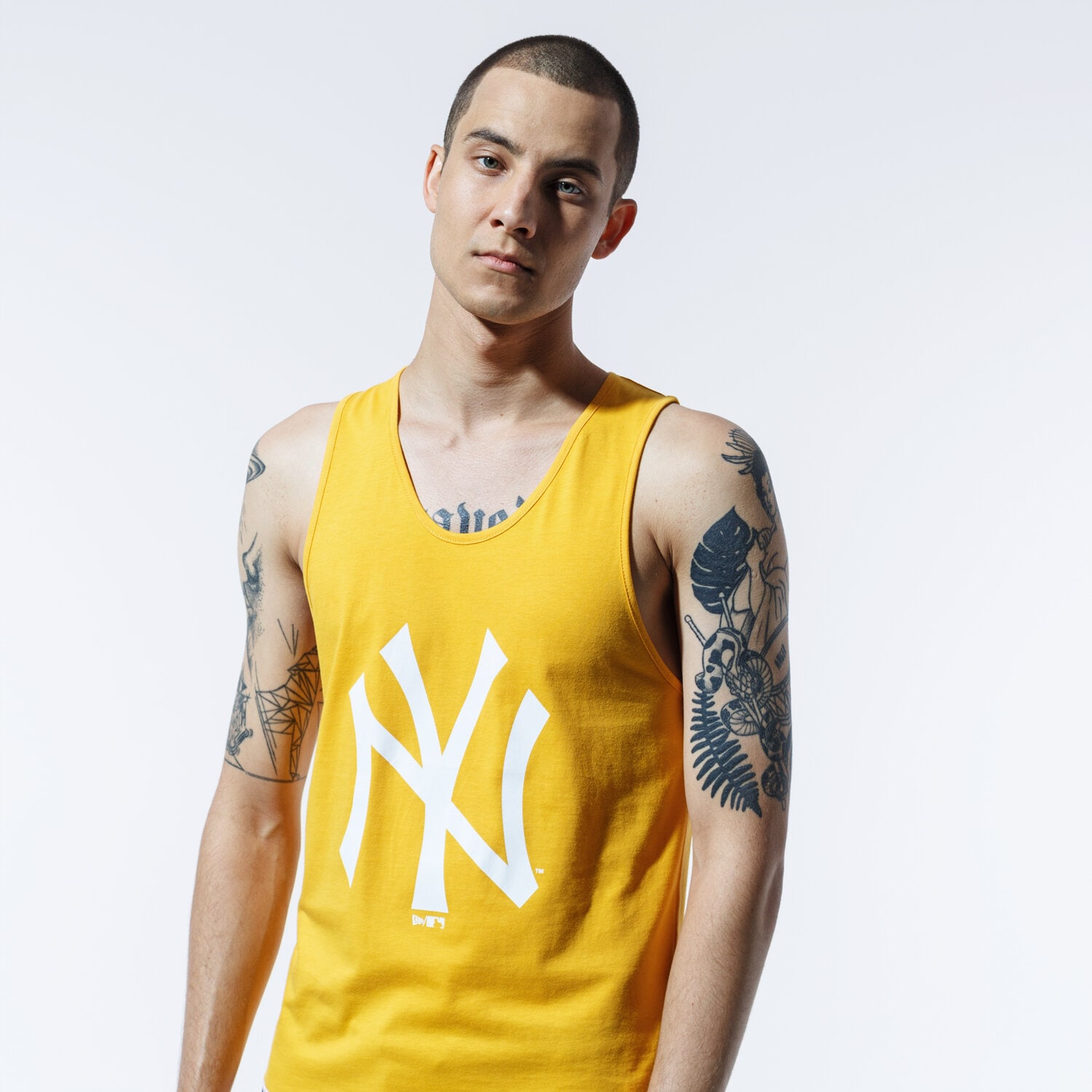 Bărbați tricou NEW ERA MAIOU MLB TEAM LOGO MAIOU NEYYAN AGD 12369816 Galben