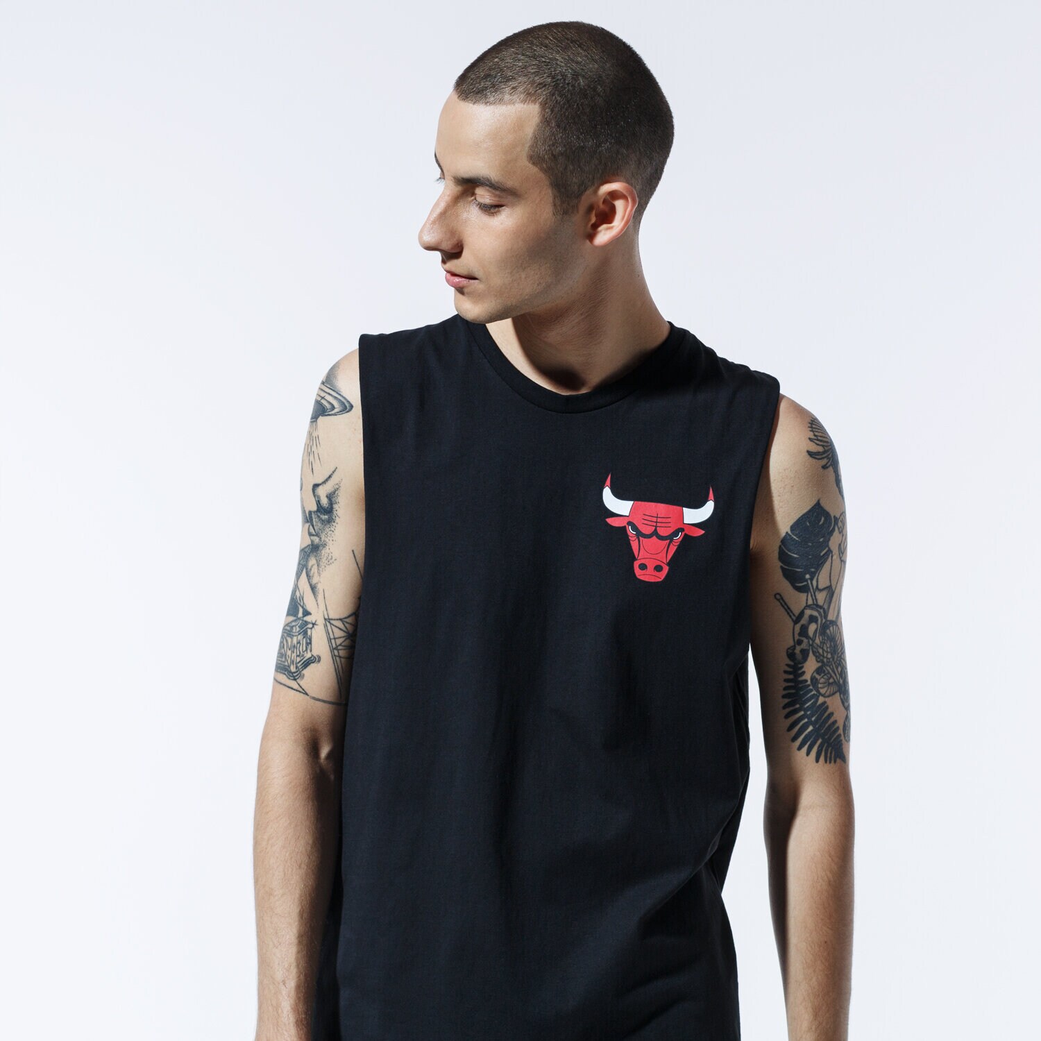 Bărbați tricou NEW ERA MAIOU NBA BOLD GRAPHIC SLEEVLSS TEE CHIBUL BLK 12397833 Negru