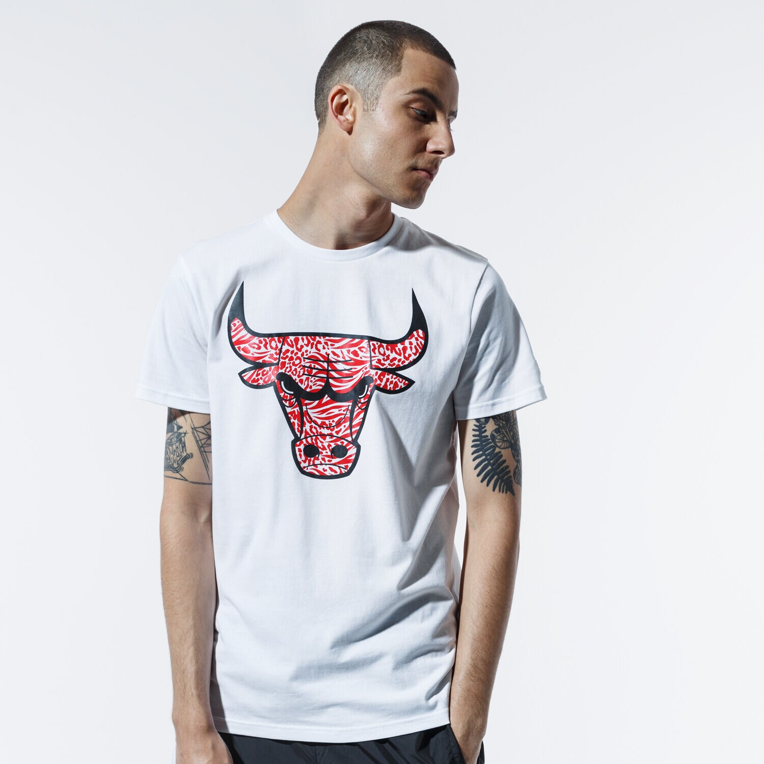 Bărbați tricou NEW ERA TRICOU NBA PRINT INFILL TEE CHIBUL WHI 12369779 Alb