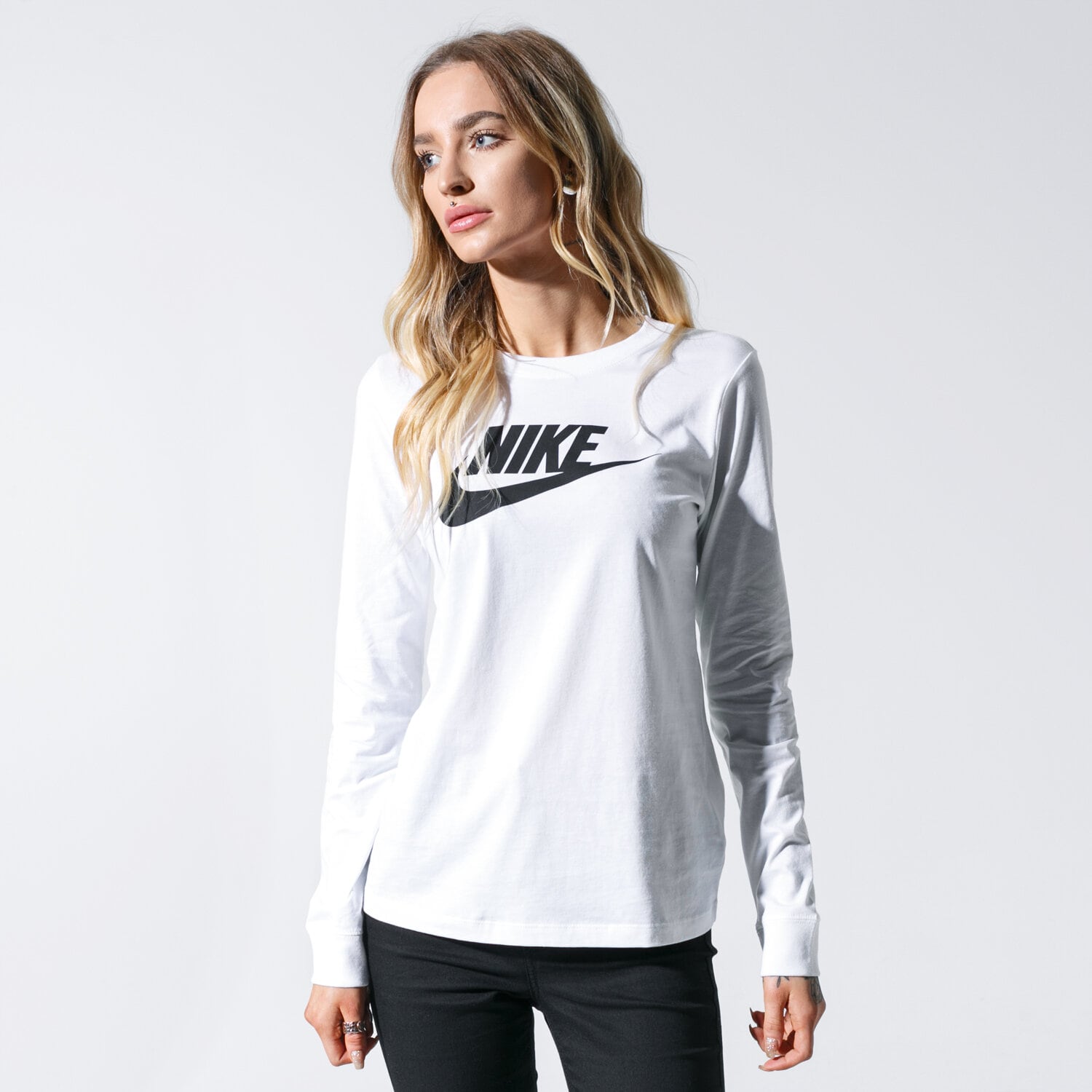 Femei tricou NIKE TRICOU W NSW TEE ESSNTL LS ICON FTRA BV6171-100 Alb