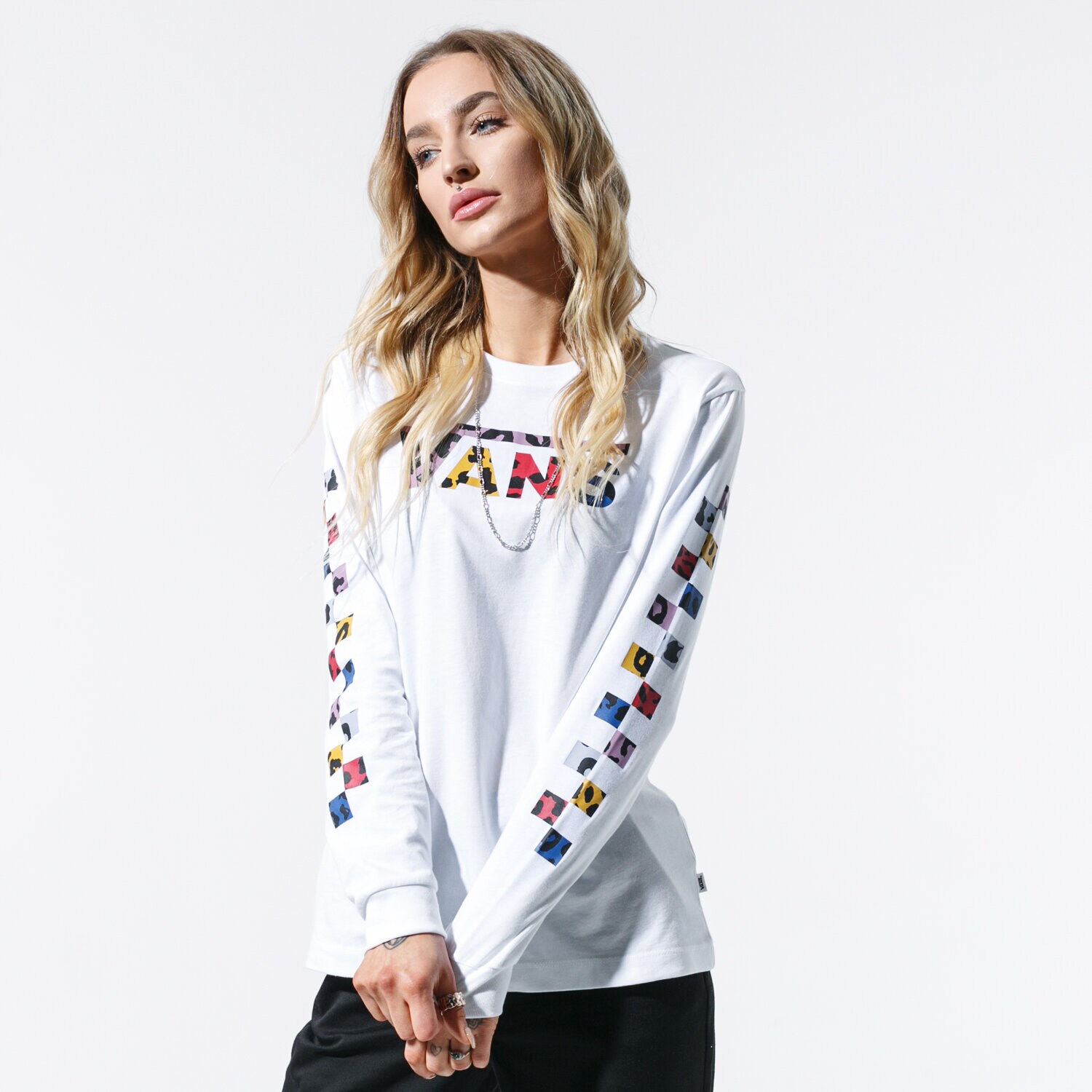 Femei tricou VANS TRICOU WYLD TANGLE LS BF VN0A4BE5WHT1 Alb