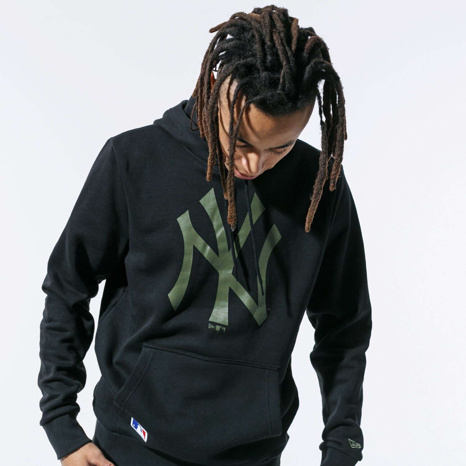 Bărbați bluză NEW ERA BLUZĂ CU GLUGĂ MLB HOODY NYY NEW YORK YANKEES BLKNOV 12123928 Negru
